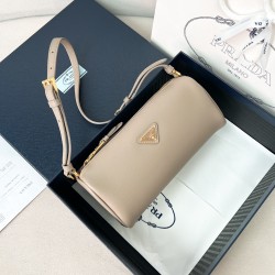 프라다 Prada 1BC239 가죽 파우치 22cm