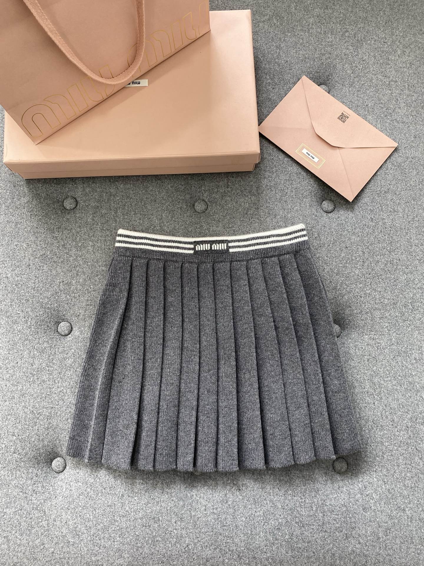 미우 미우 Miu Miu 스커트