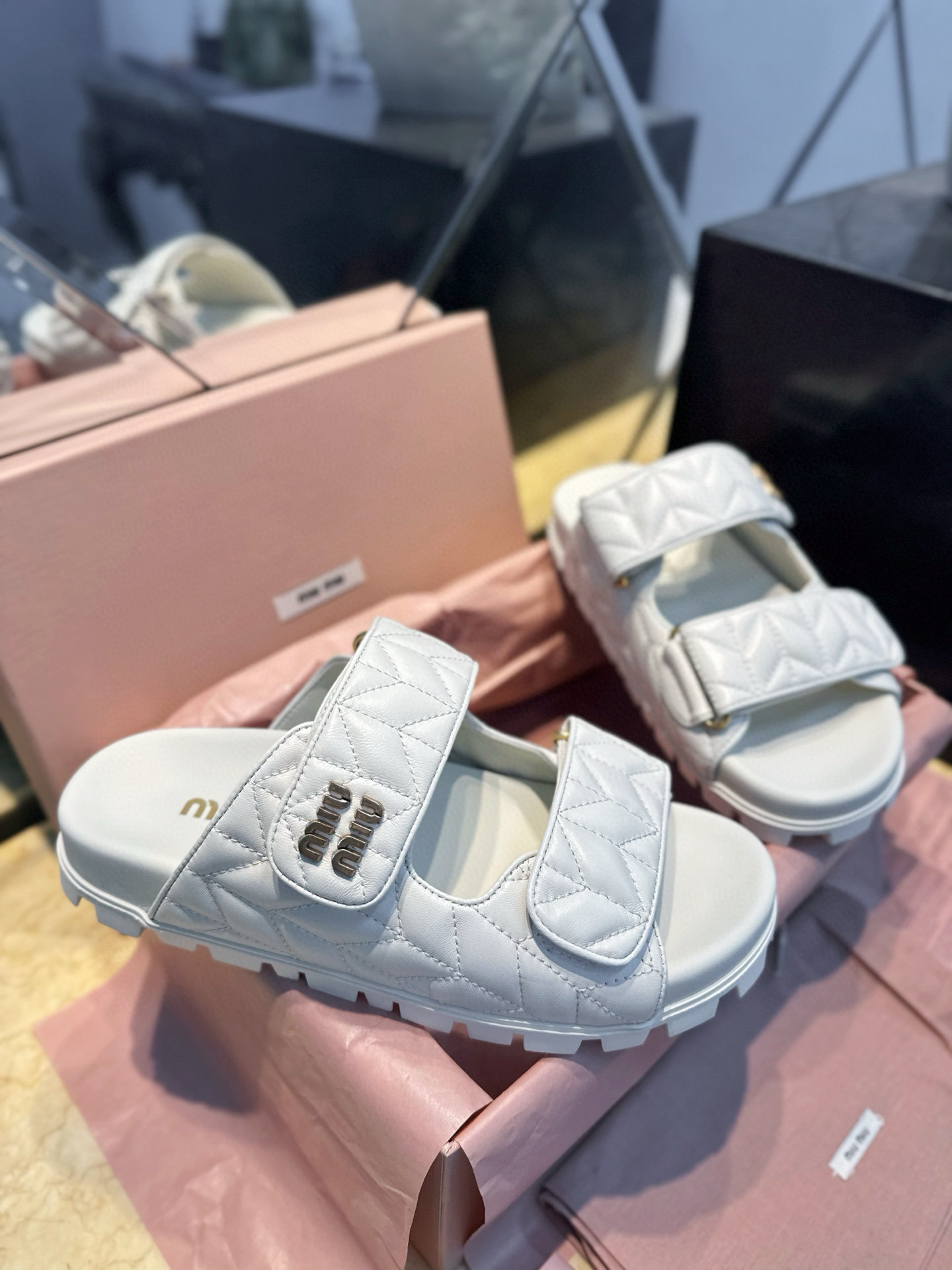 미우 미우 MIU MIU Matelasse 슬리퍼