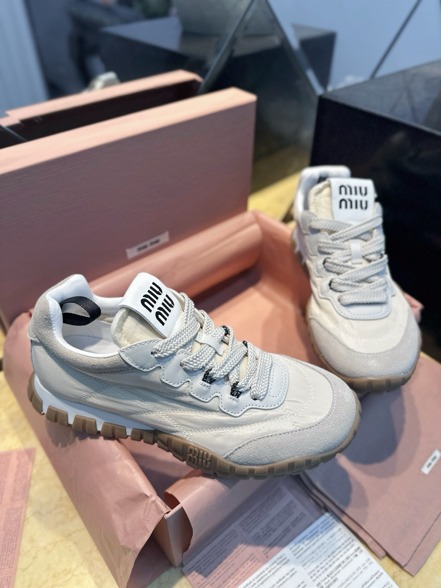 미우 미우 MIU MIU Tyre 스니커즈