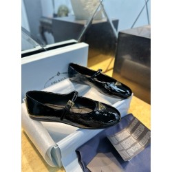 프라다 Prada Naplank 플랫