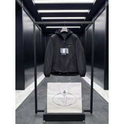 프라다 Prada 다운재킷 889