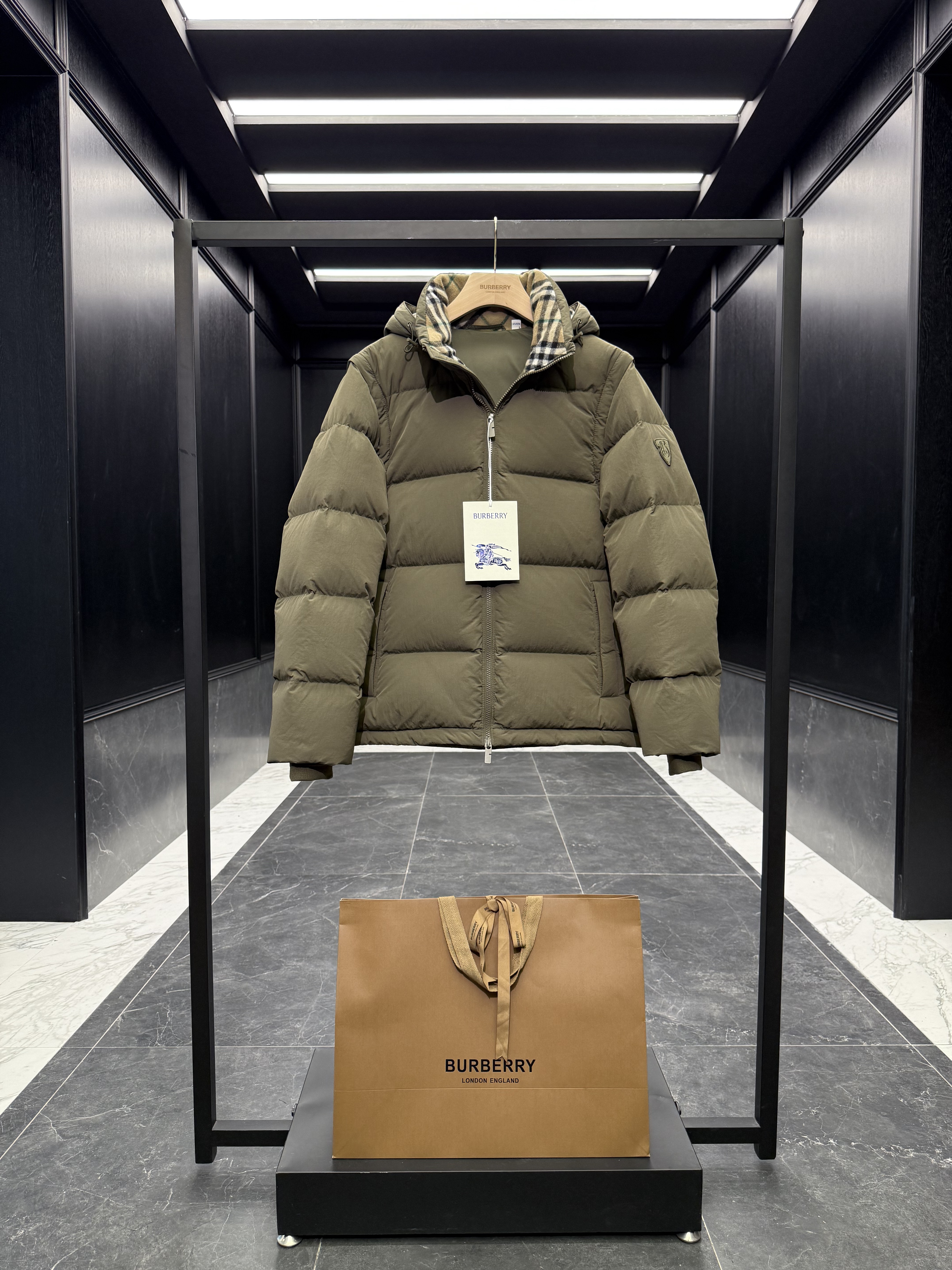 버버리 Burberry 다운재킷 230。