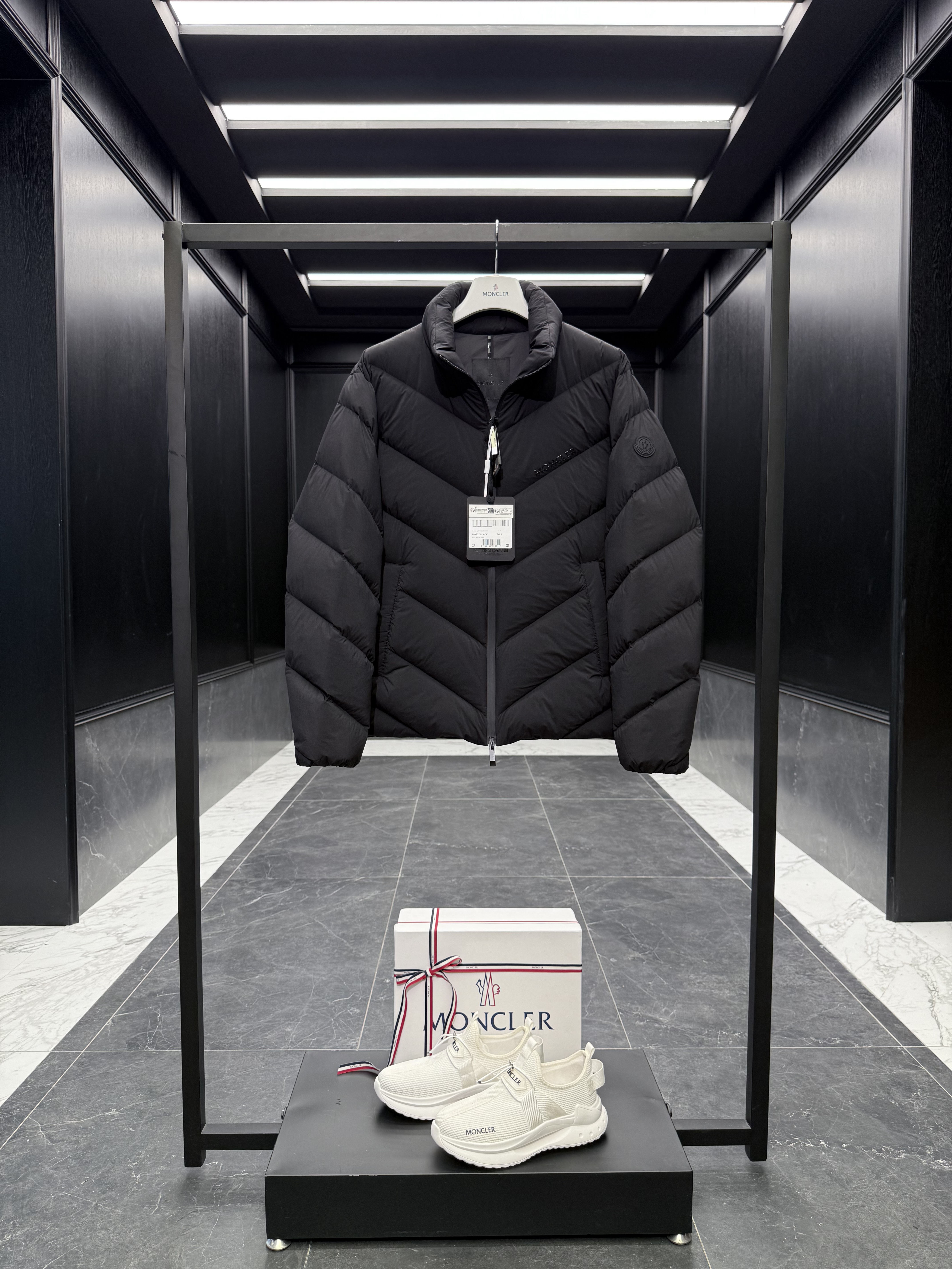 몽클레어 Moncler Matt Black225 다운재킷。