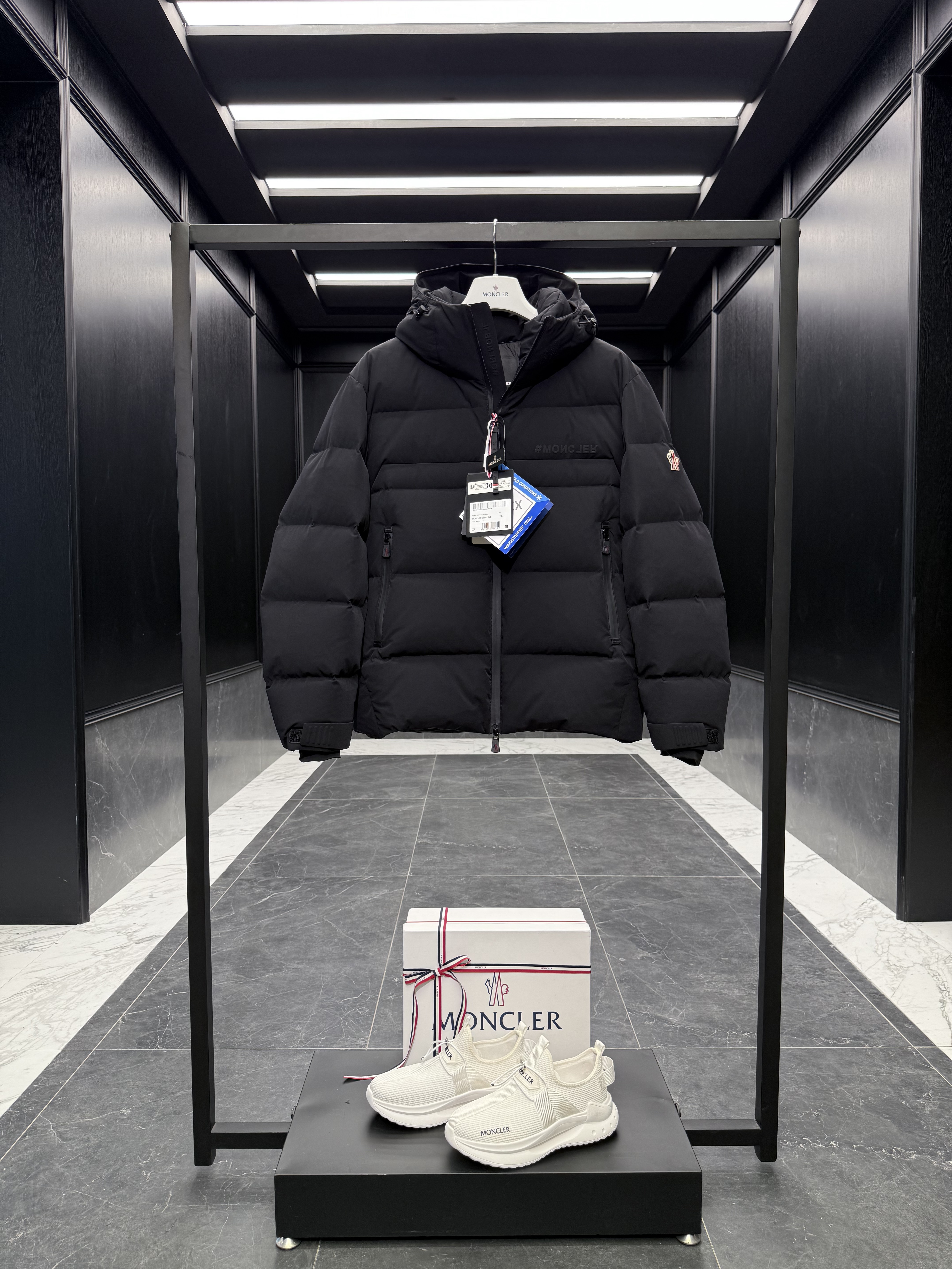 몽클레어 Moncler Grenoble224 다운재킷。