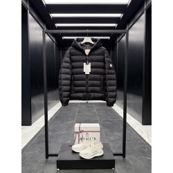 몽클레어 Moncler Najan 다운재킷