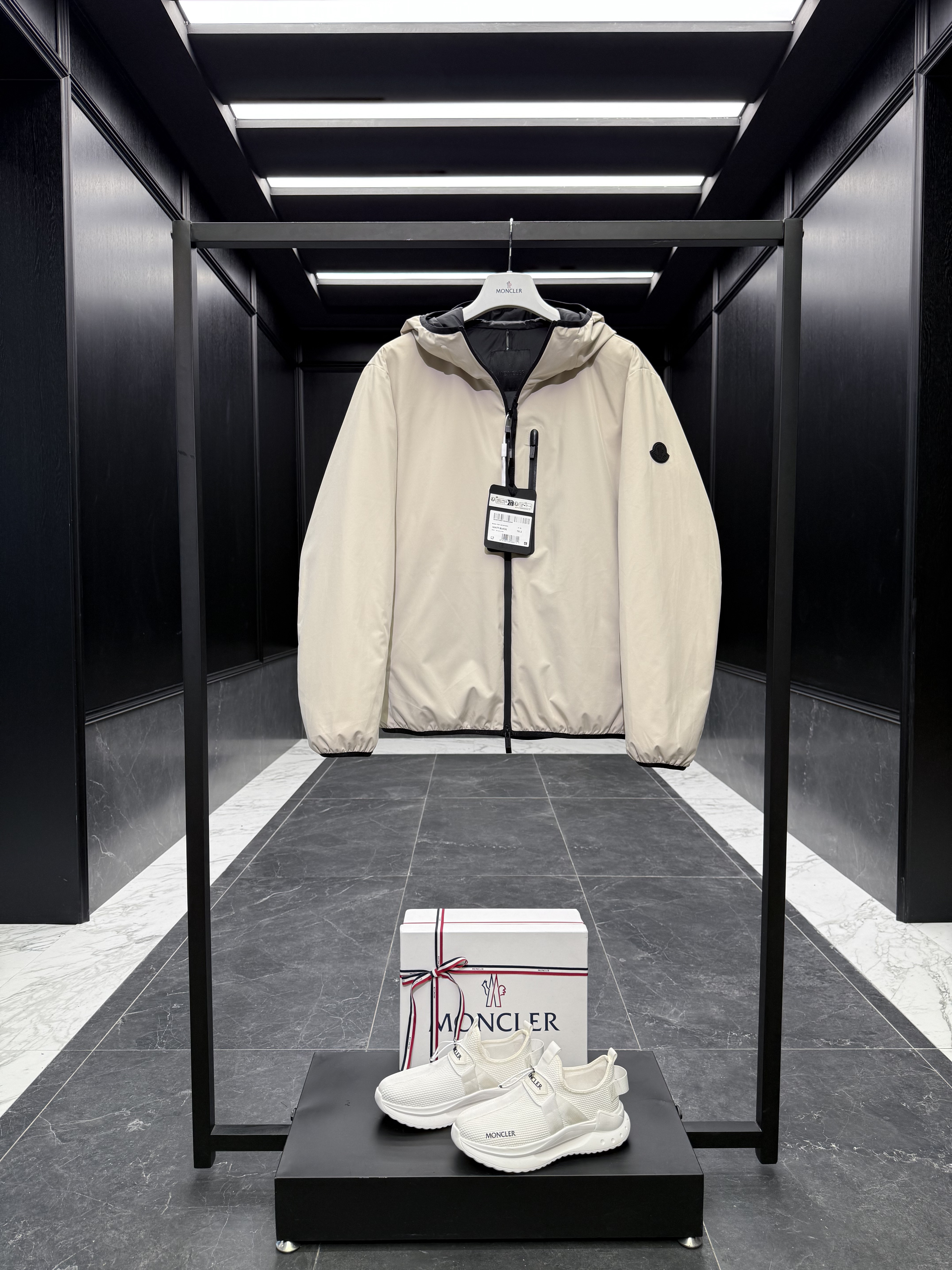 몽클레어 Moncler Lausfer 다운재킷