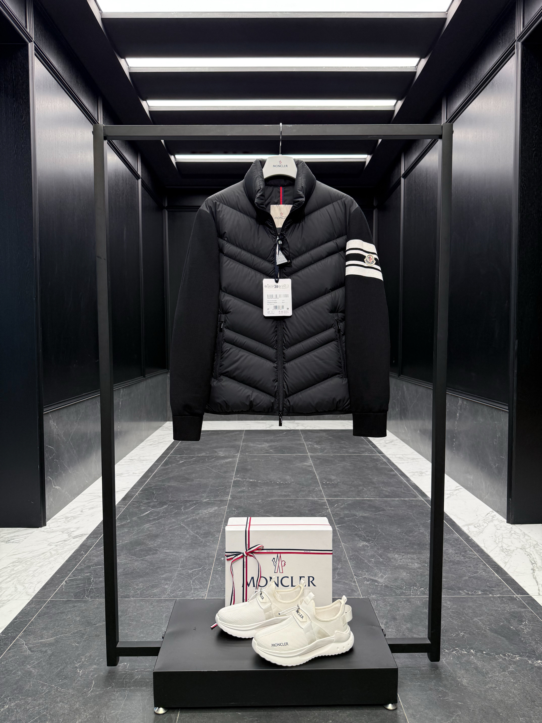 몽클레어 Moncler Cardigan tricot 208 니트 패딩。