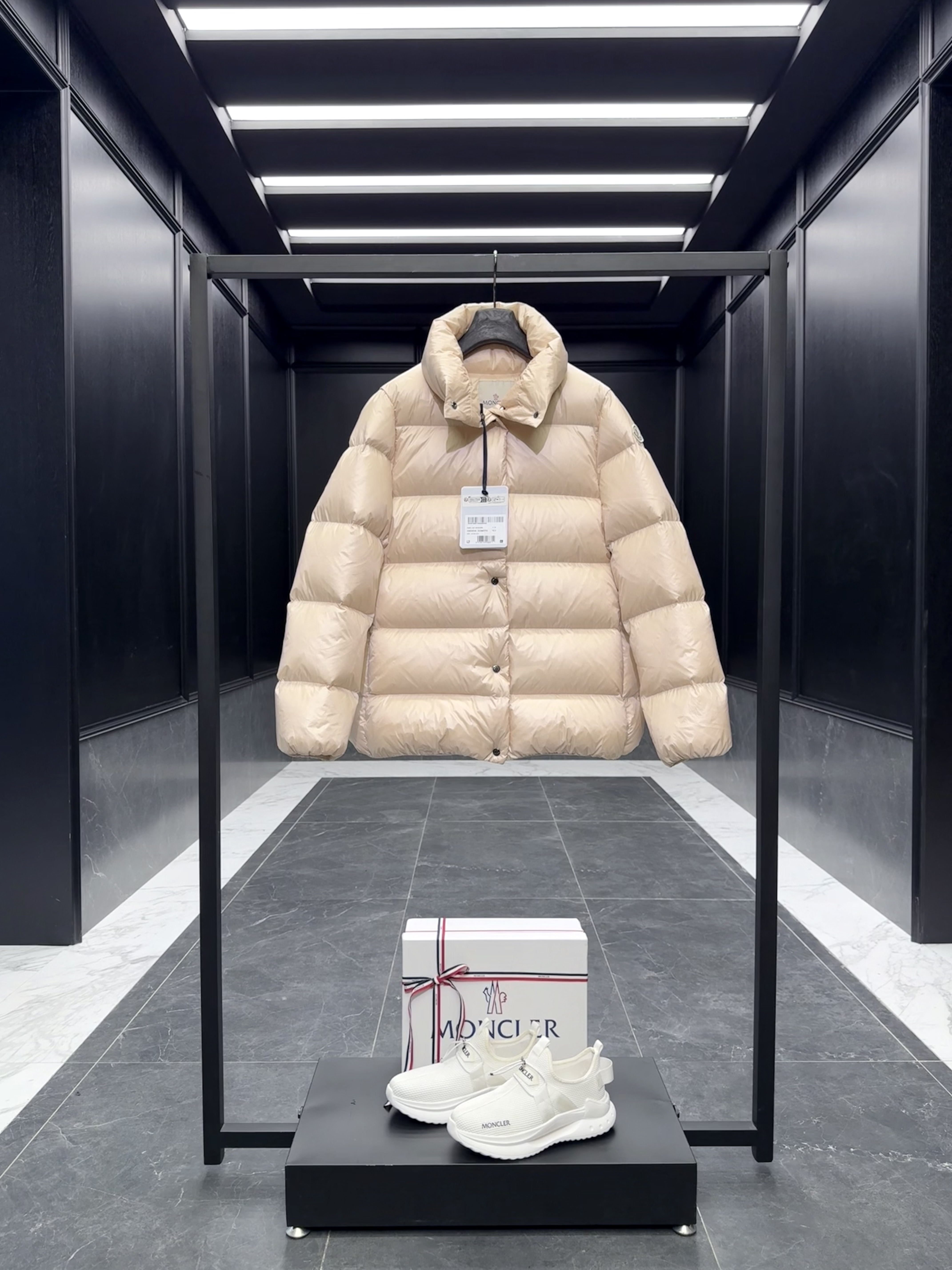 몽클레어 Moncler Cochevis 다운재킷。