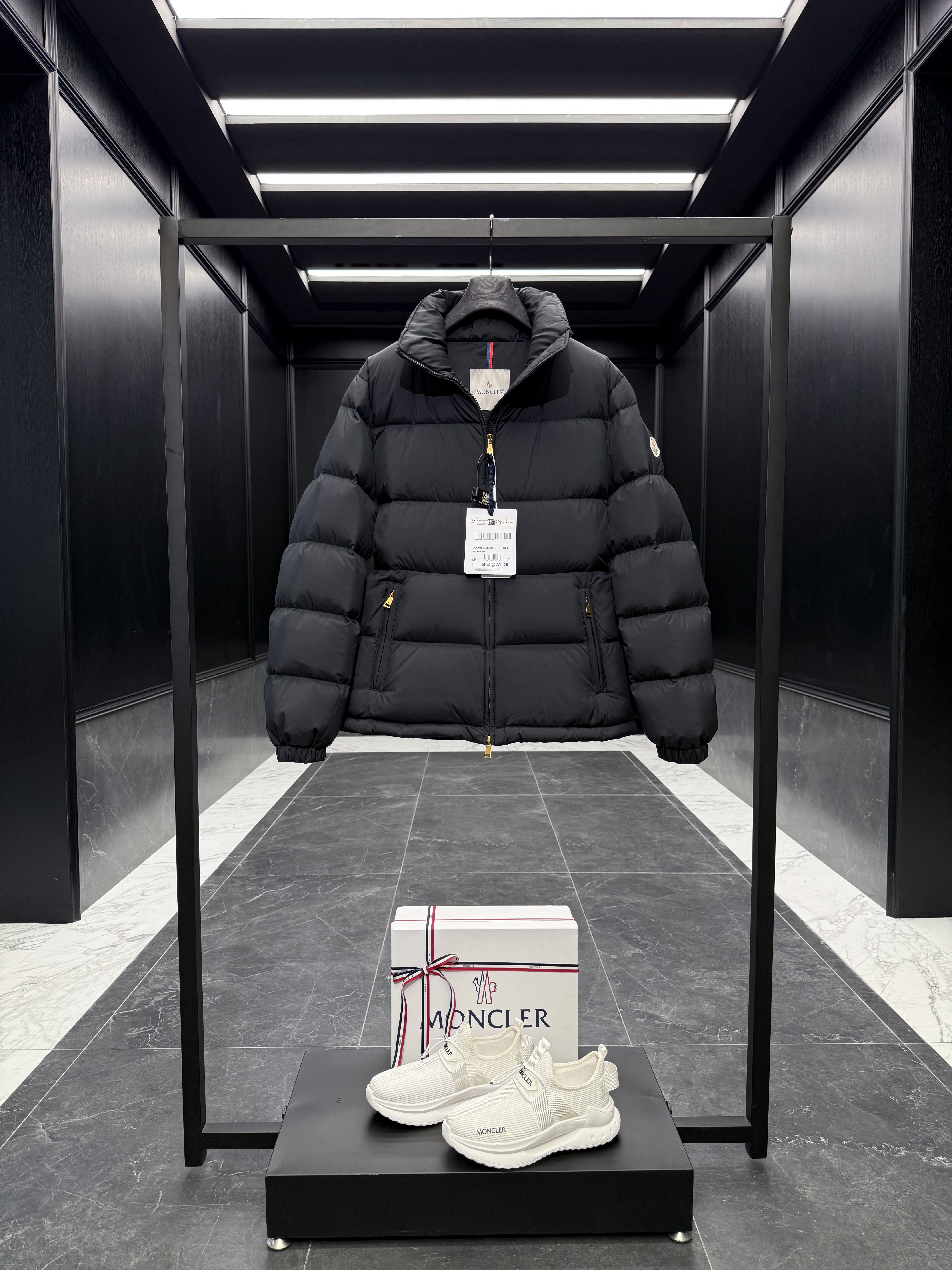 몽클레어 Moncler Dourbe 다운재킷