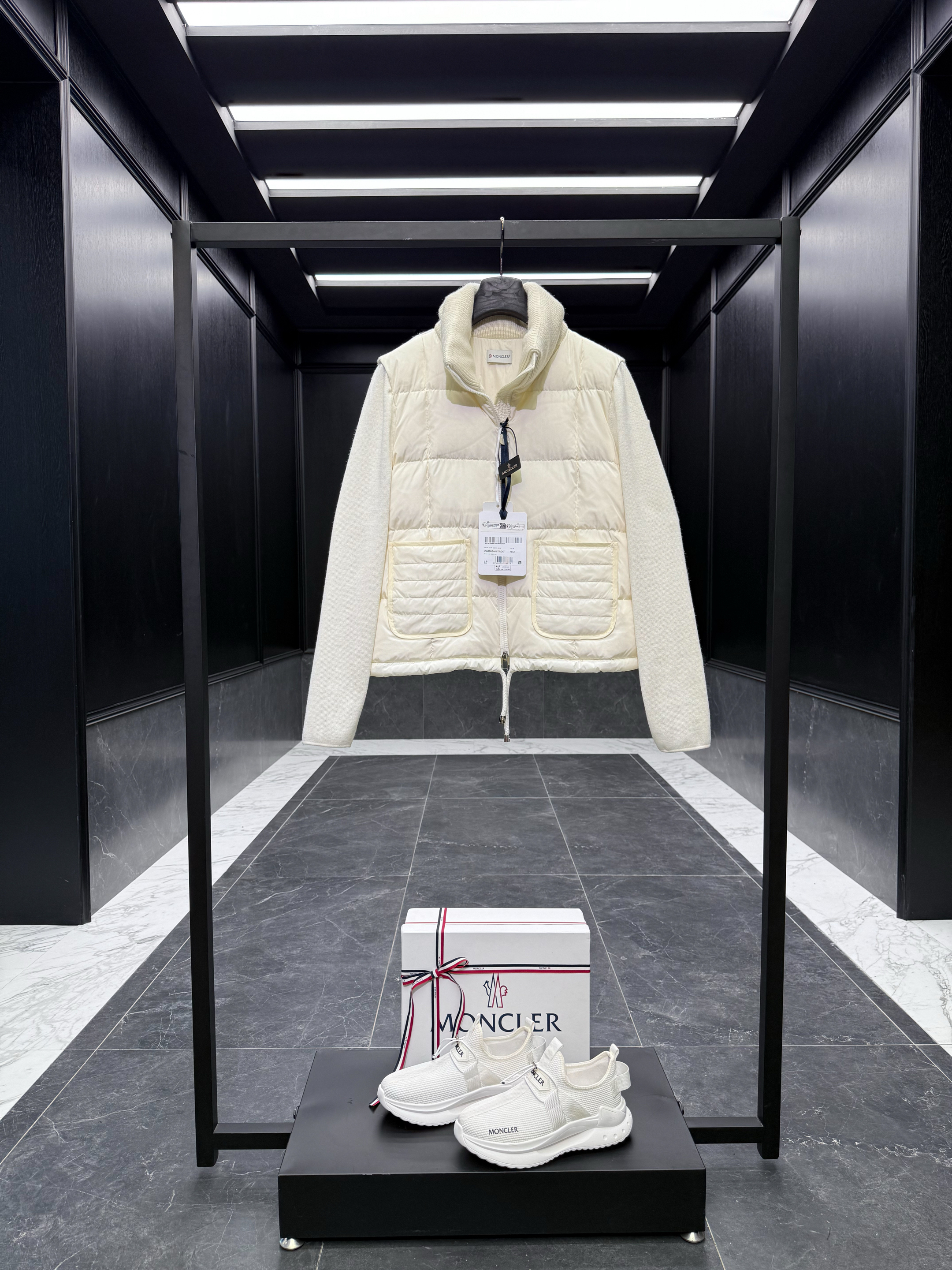 몽클레어 Moncler Cardigan 니트 패딩。