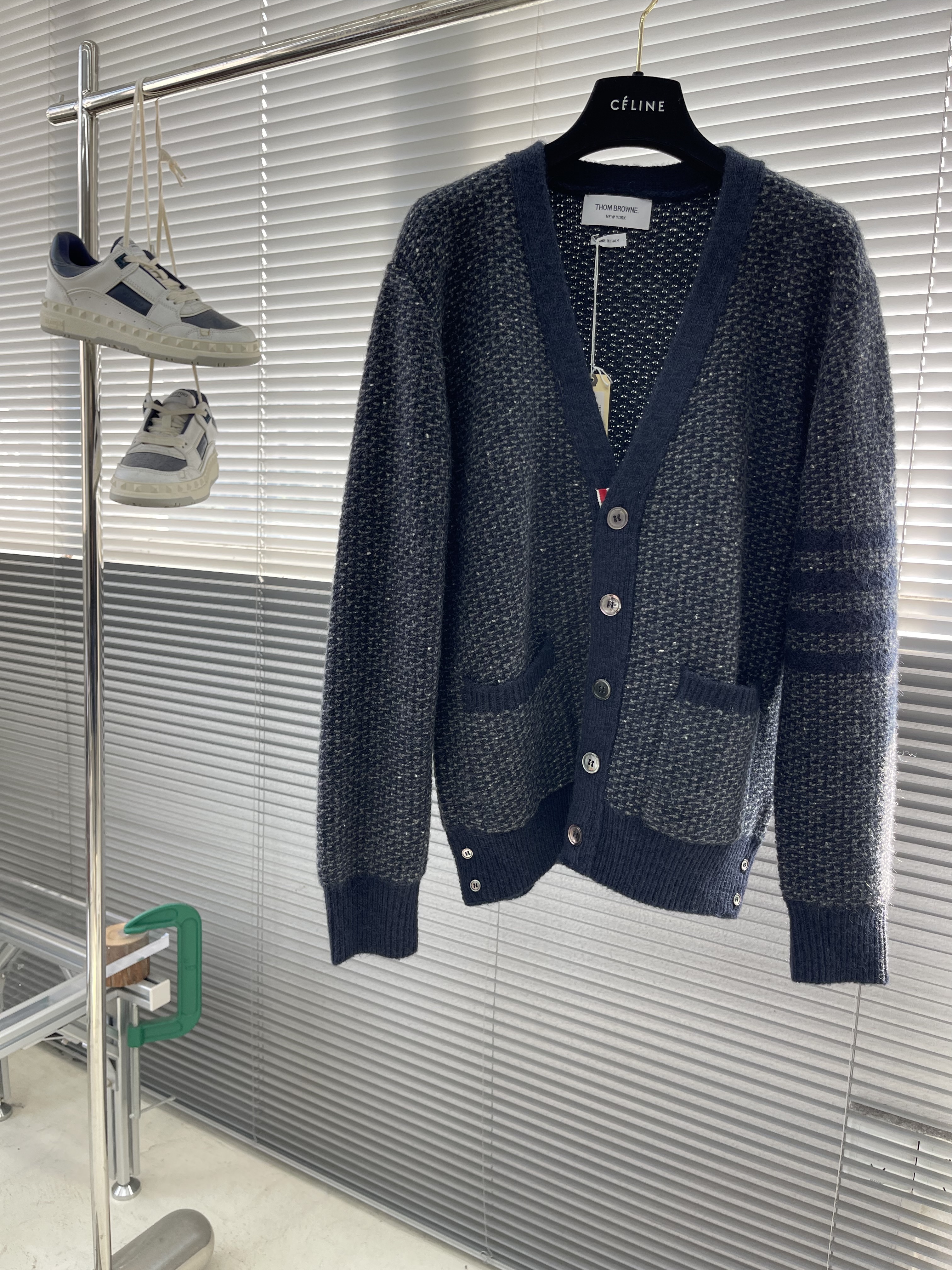 톰브라운 Thom Browne 가디건