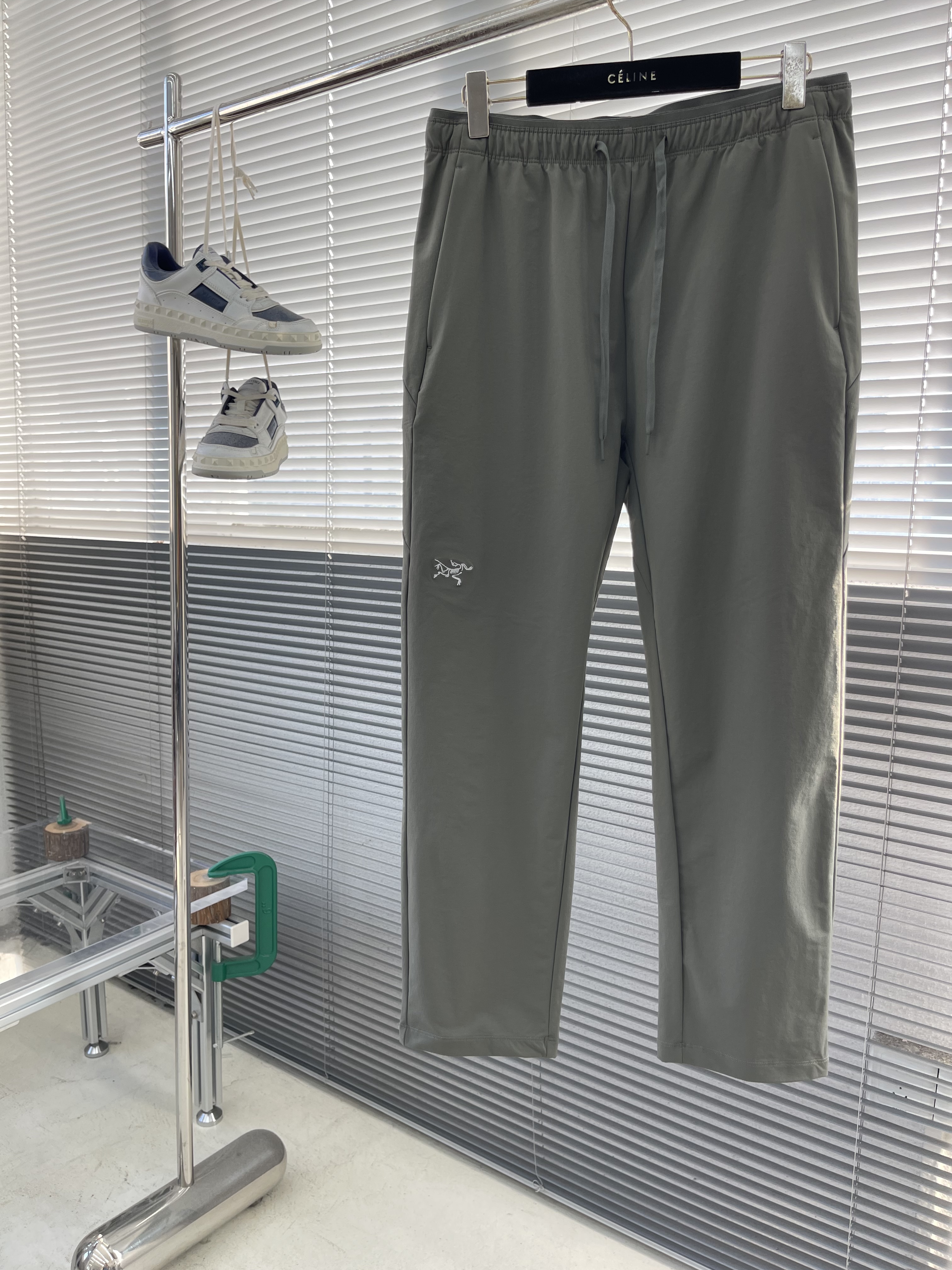 아크테릭스 ARC'TERYX 바지