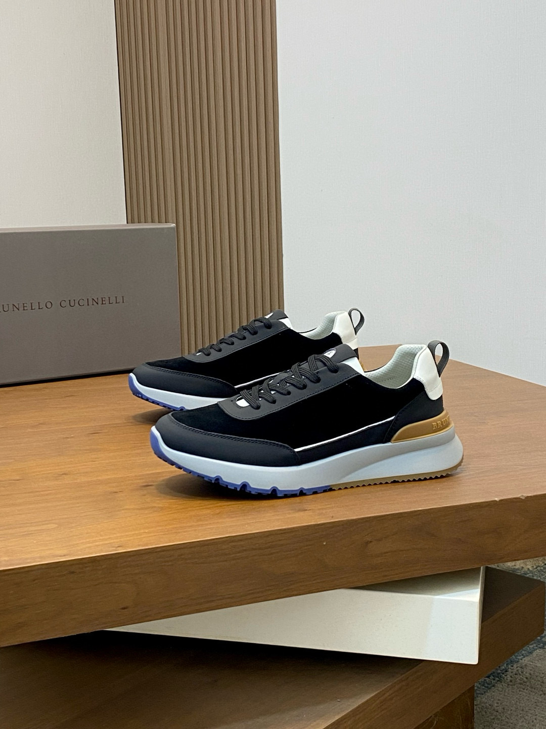 브루넬로 쿠치넬리 Brunello Cucinelli 스니커즈