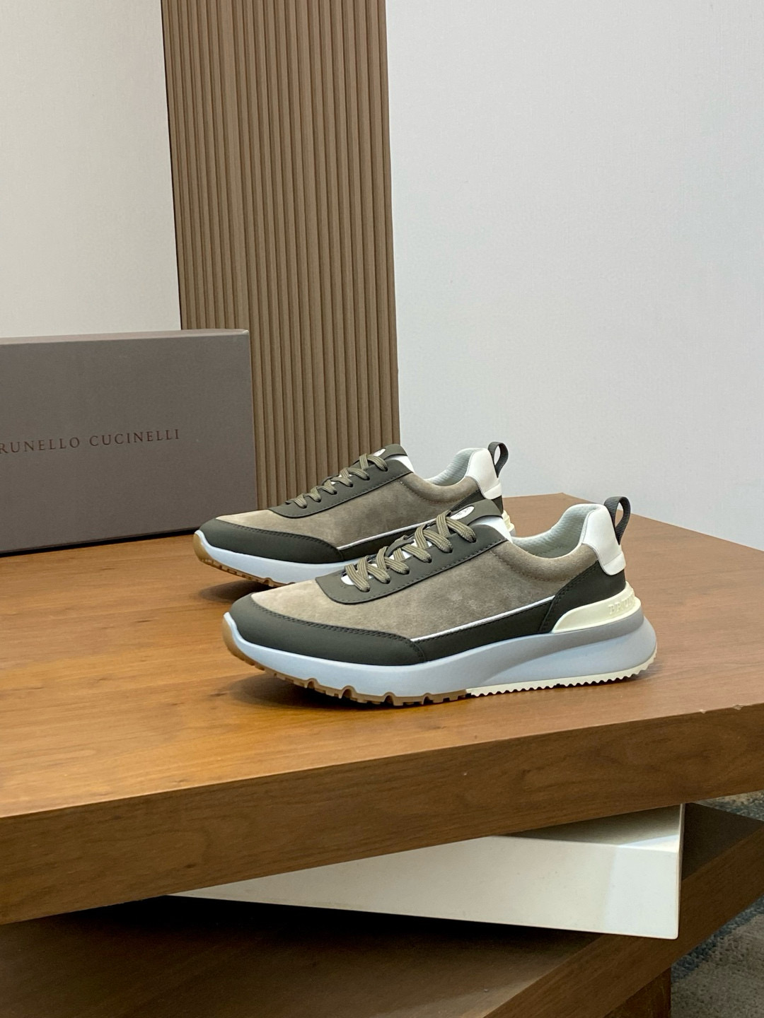 브루넬로 쿠치넬리 Brunello Cucinelli 스니커즈