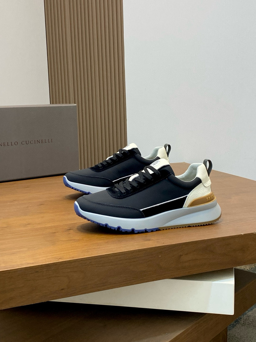 브루넬로 쿠치넬리 Brunello Cucinelli 스니커즈