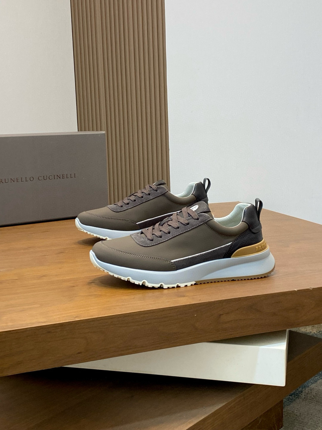 브루넬로 쿠치넬리 Brunello Cucinelli 스니커즈