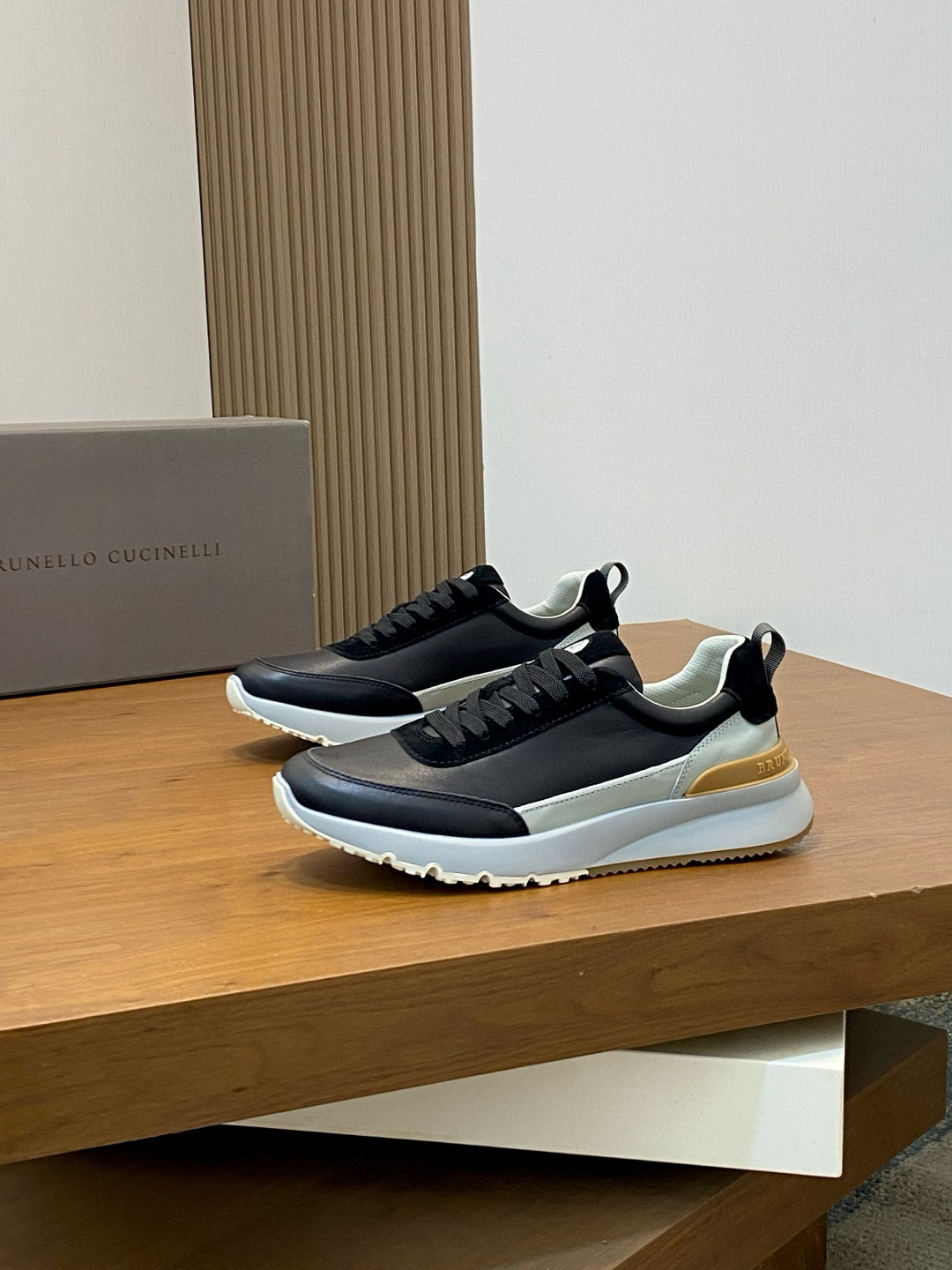 브루넬로 쿠치넬리 Brunello Cucinelli 스니커즈
