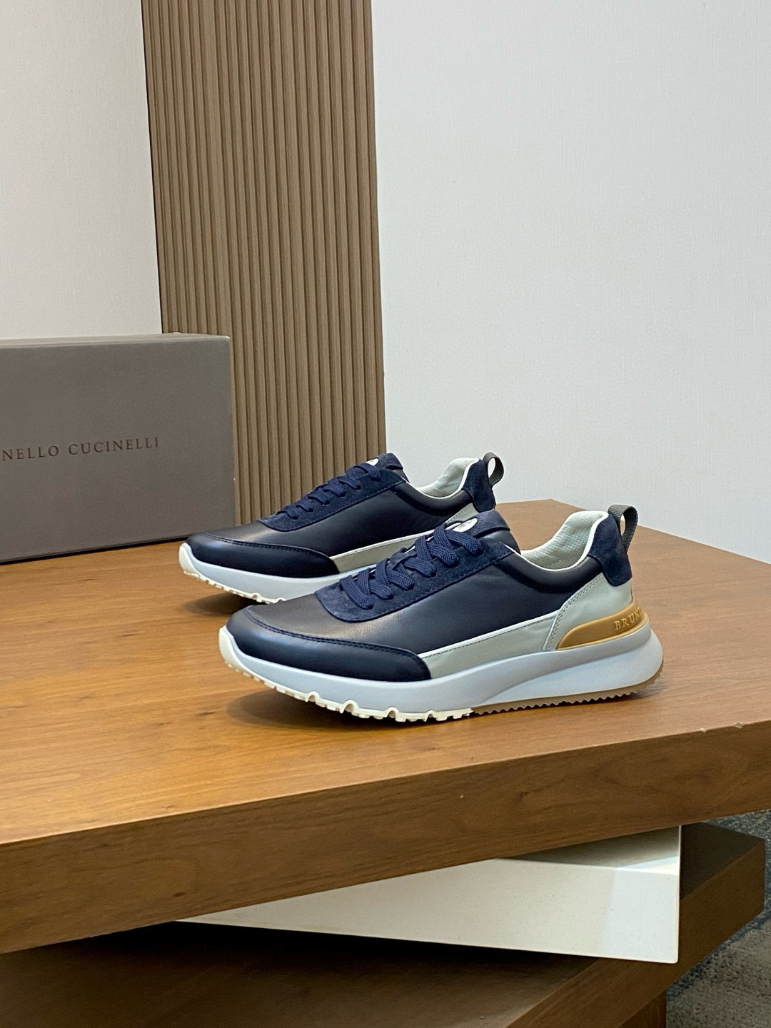 브루넬로 쿠치넬리 Brunello Cucinelli 스니커즈