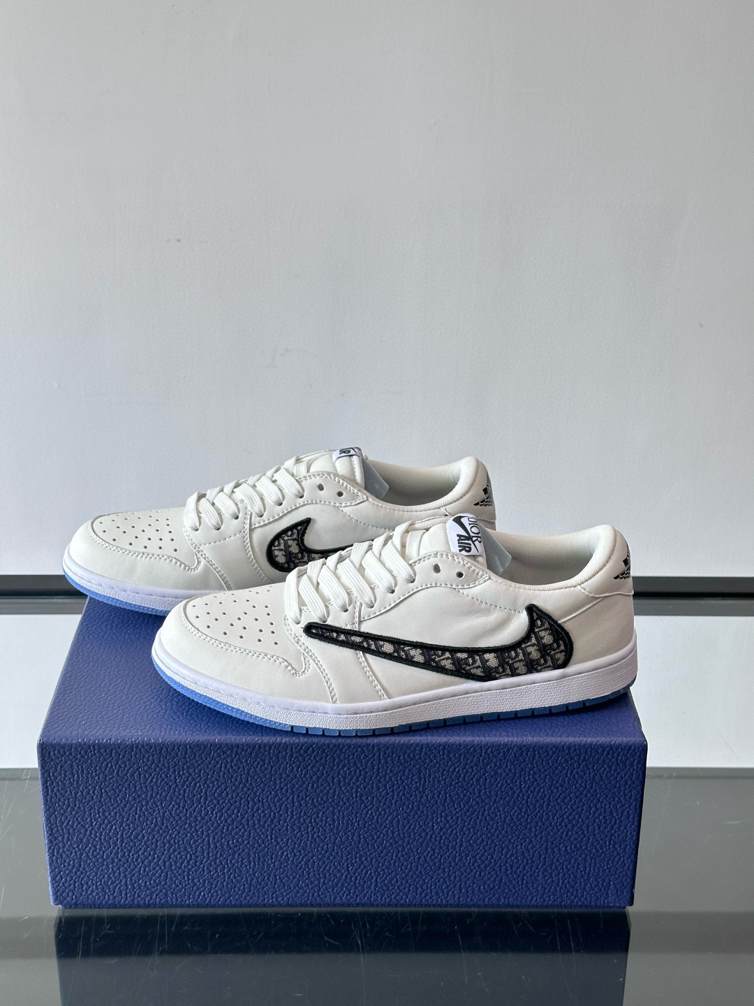 디올 Dior X Nike 스니커즈