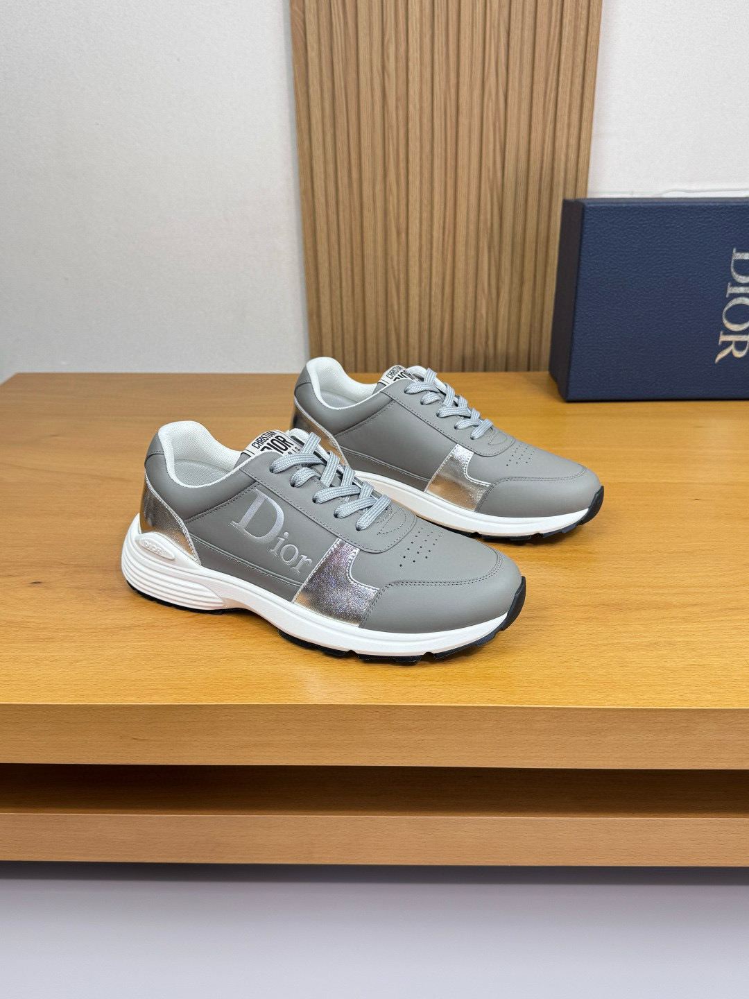 디올 Dior 스니커즈