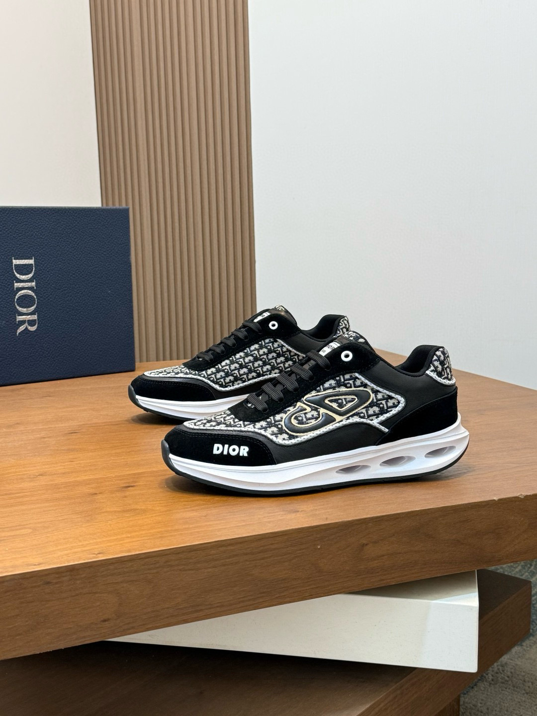 디올 Dior 스니커즈
