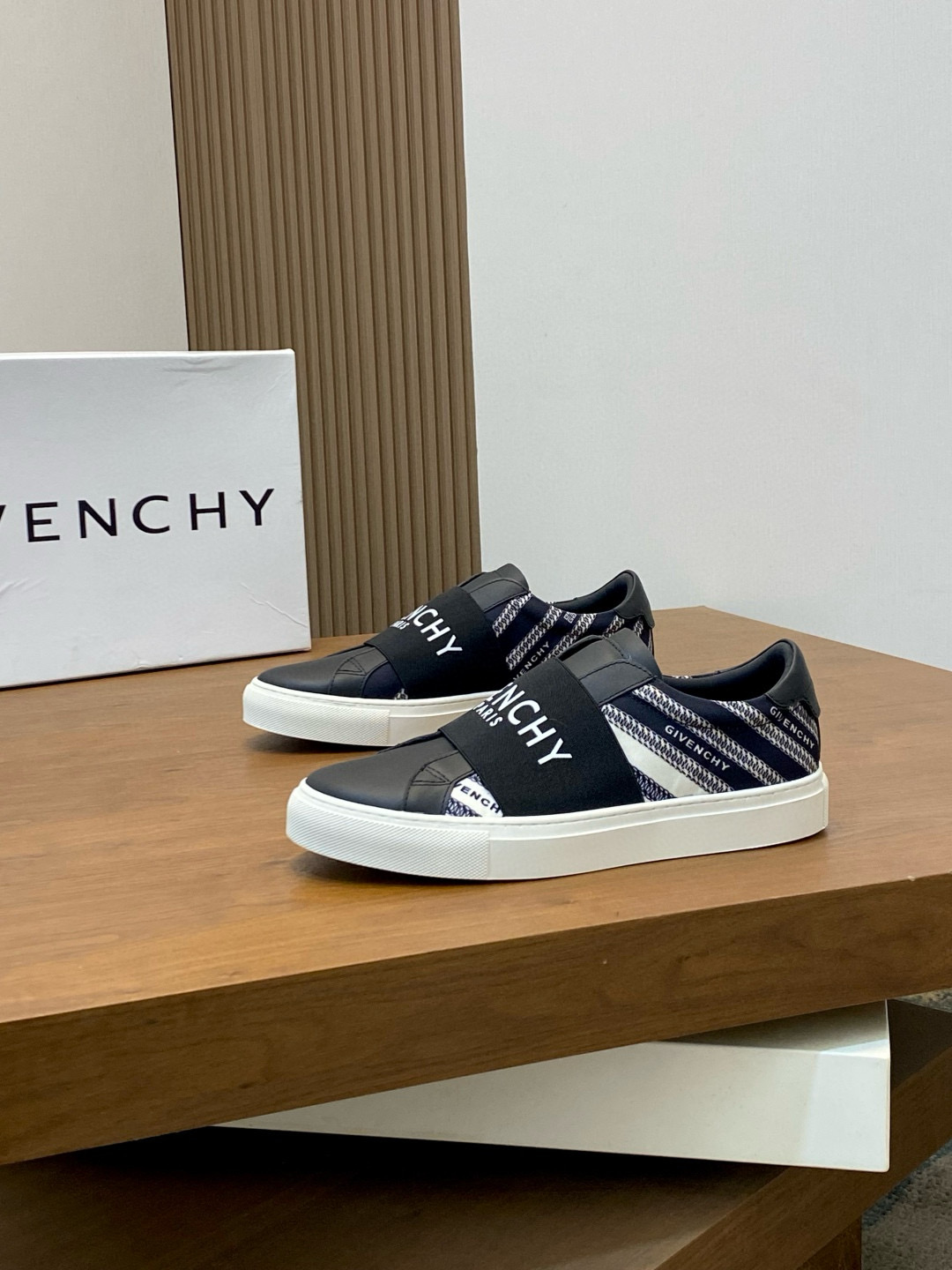 지방시 Givenchy 스니커즈