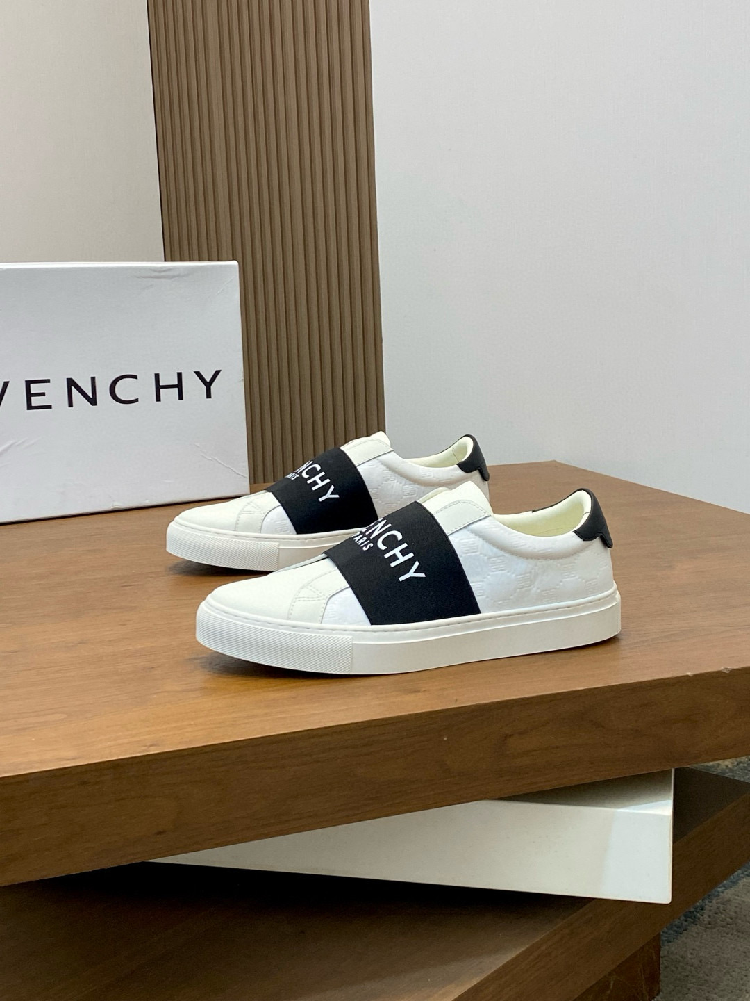 지방시 Givenchy 스니커즈