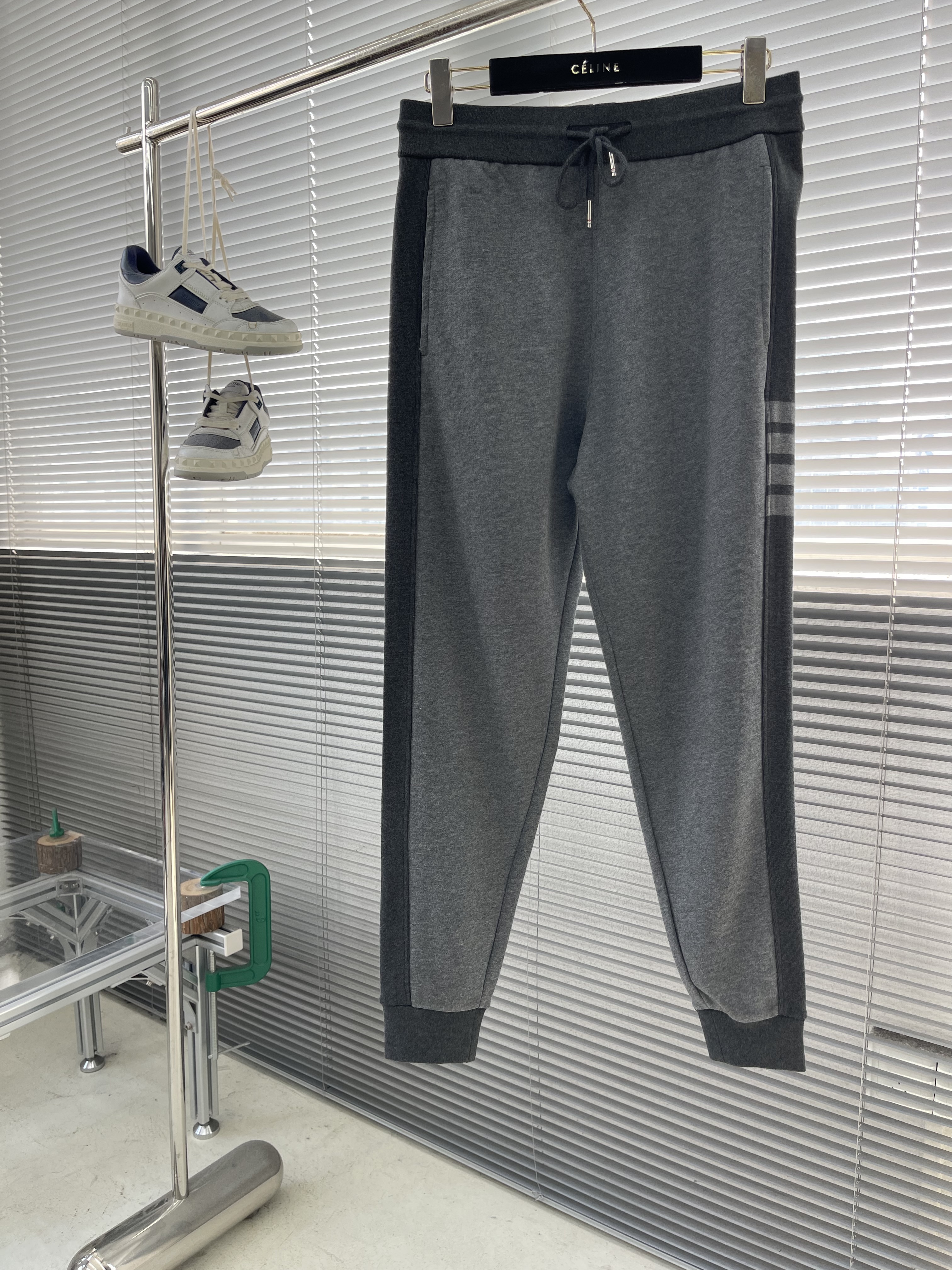 톰브라운 Thom Browne 바지