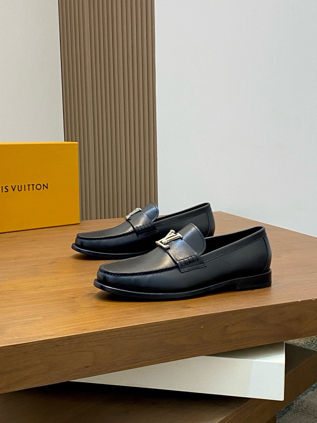 루이비통 Louis Vuitton Glove 로퍼 슈즈