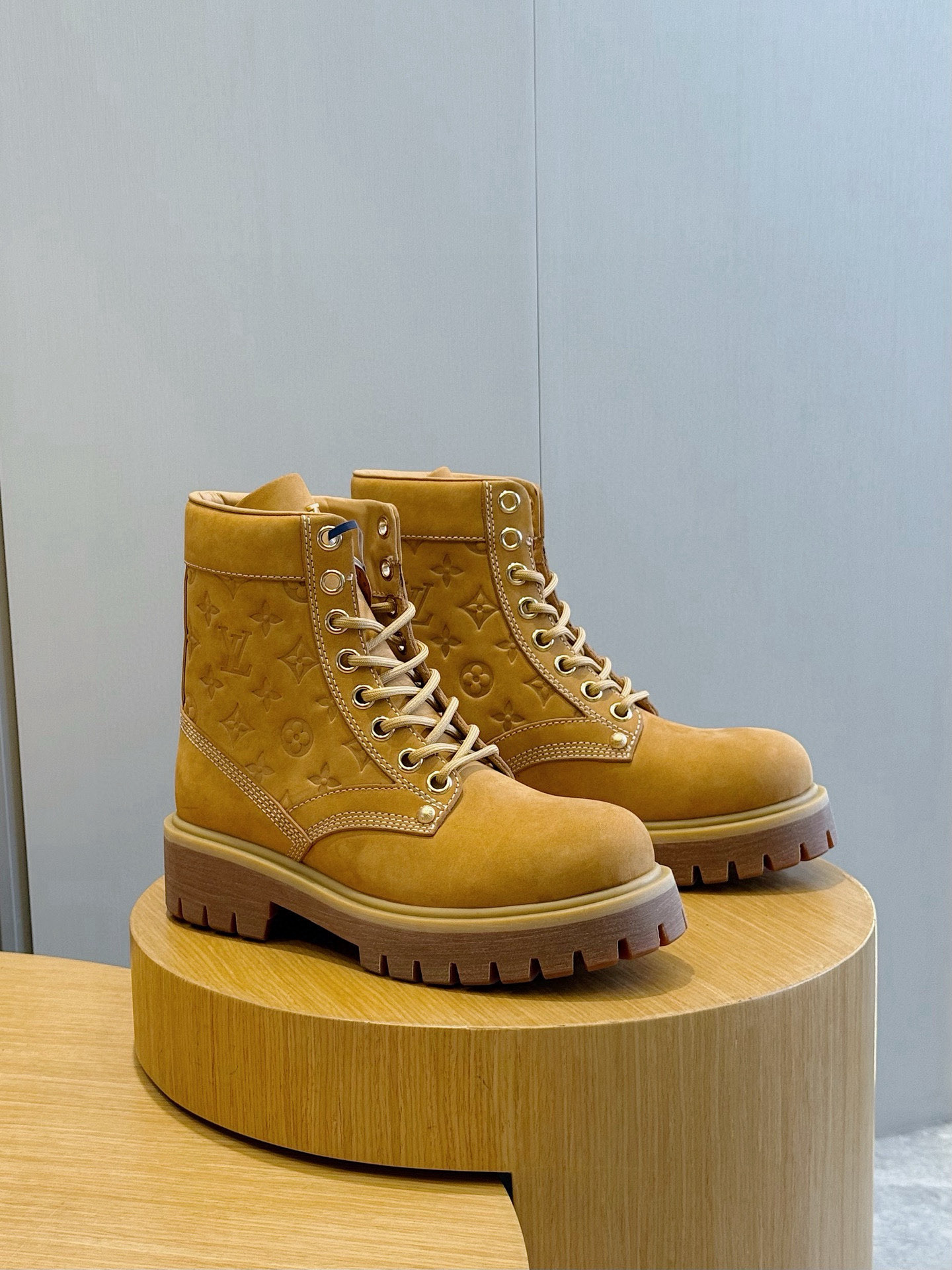 루이비통 Louis Vuitton Ranger 앵클 부츠