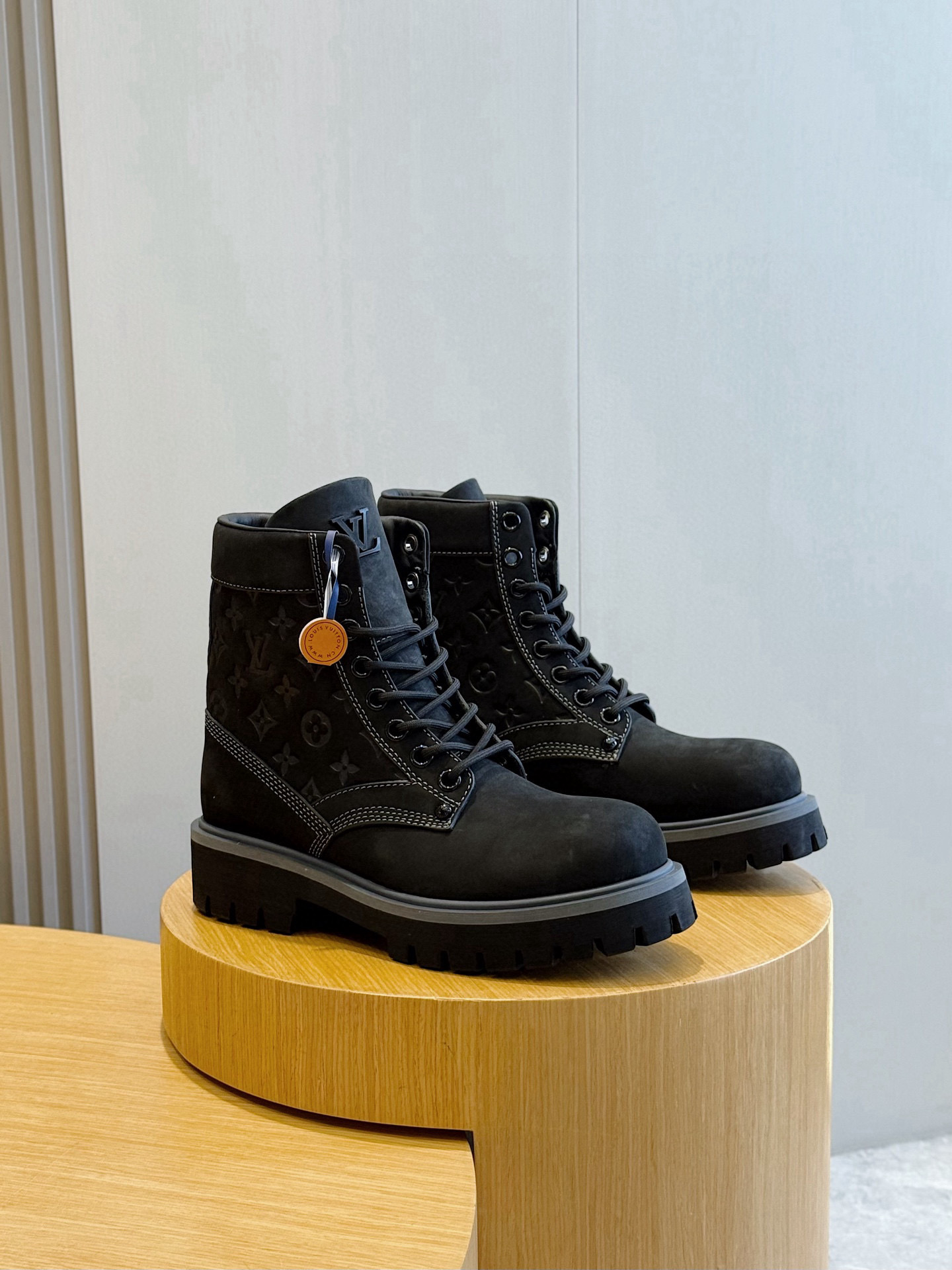 루이비통 Louis Vuitton Ranger 앵클 부츠