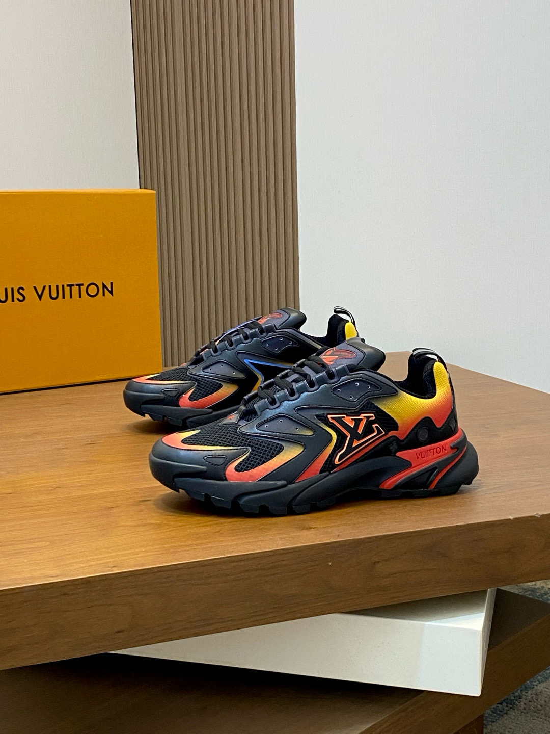 루이비통 Louis Vuitton Discovery 스니커즈