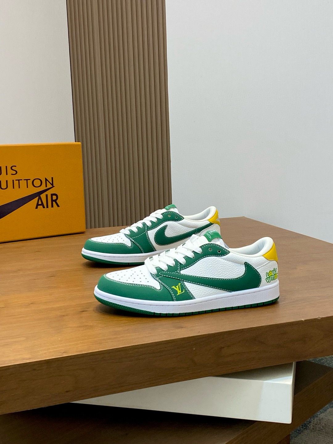 루이비통 Louis Vuitton X AIR 스니커즈