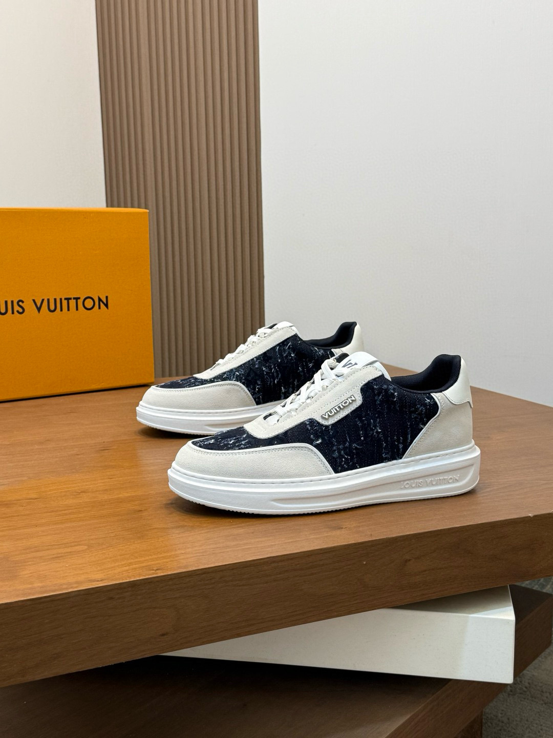 루이비통 Louis Vuitton Rivoli 스니커즈