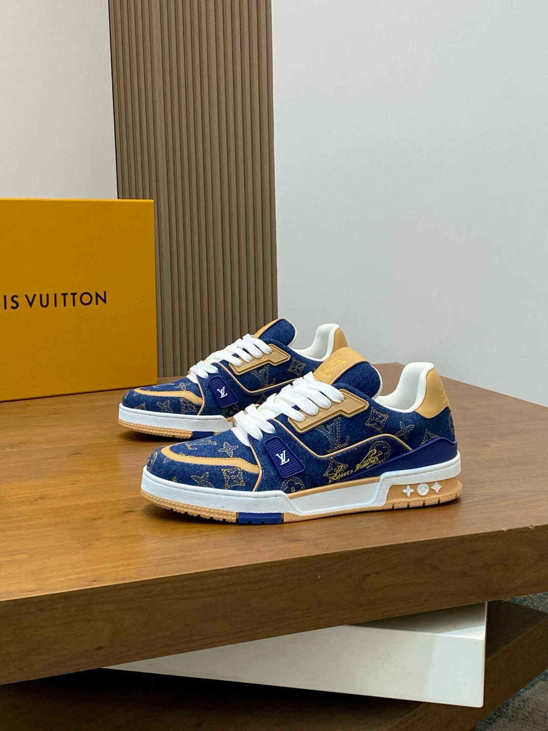 루이비통 Louis Vuitton Trainer 스니커즈
