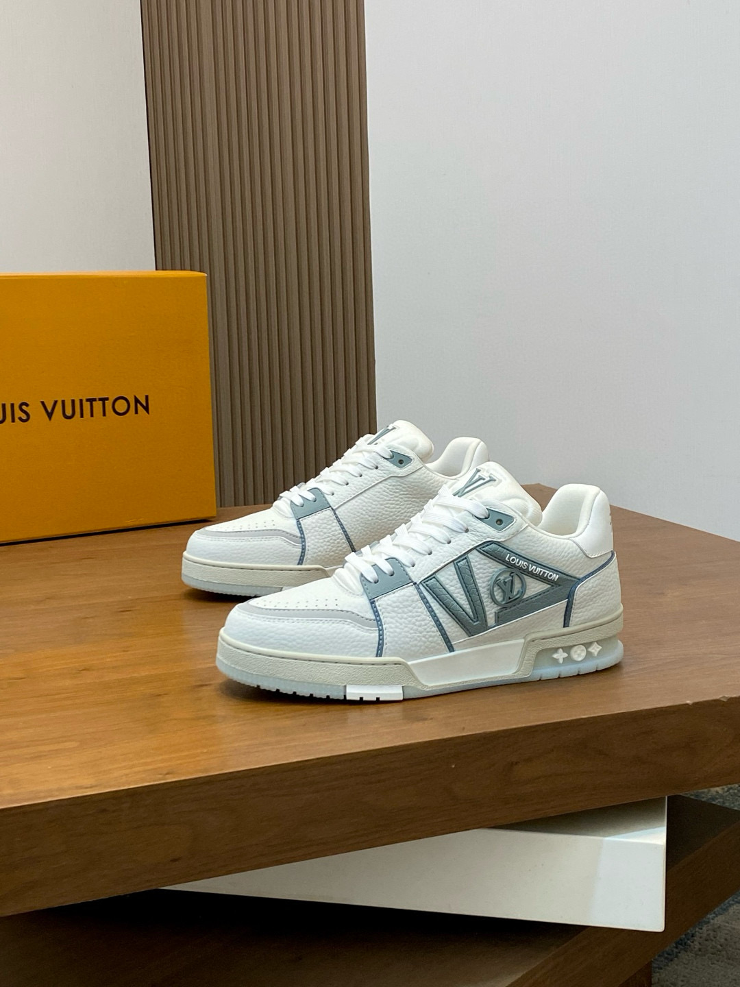 루이비통 Louis Vuitton Trainer 스니커즈