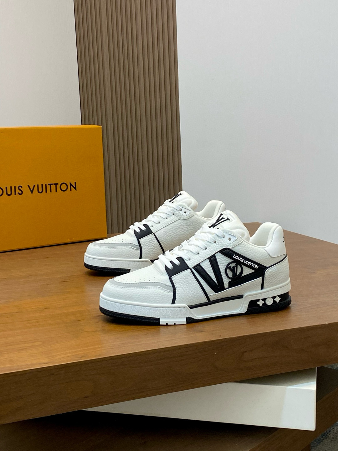 루이비통 Louis Vuitton Trainer 스니커즈