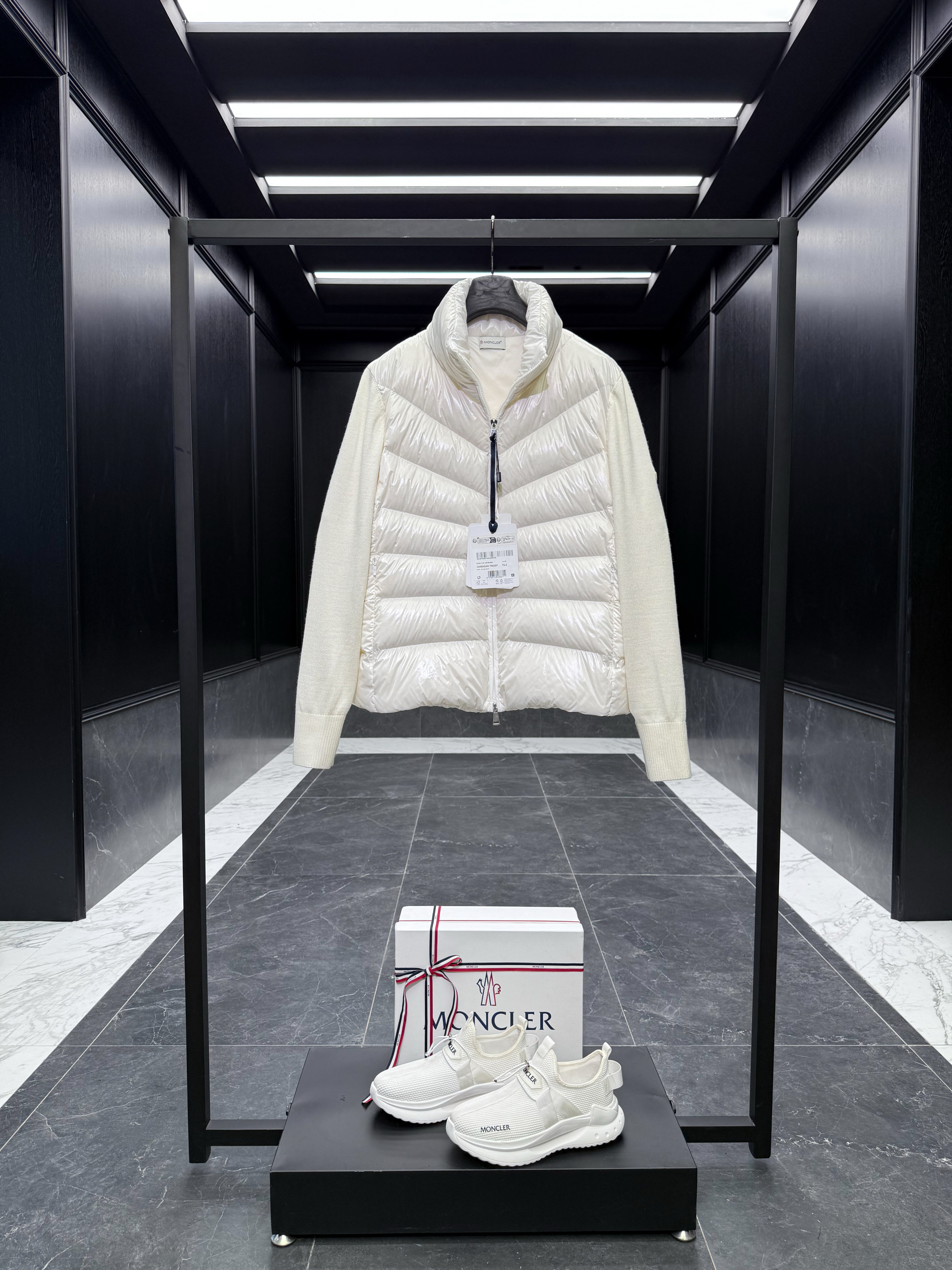 몽클레어 Moncler Cardigan tricot 140 니트 패딩