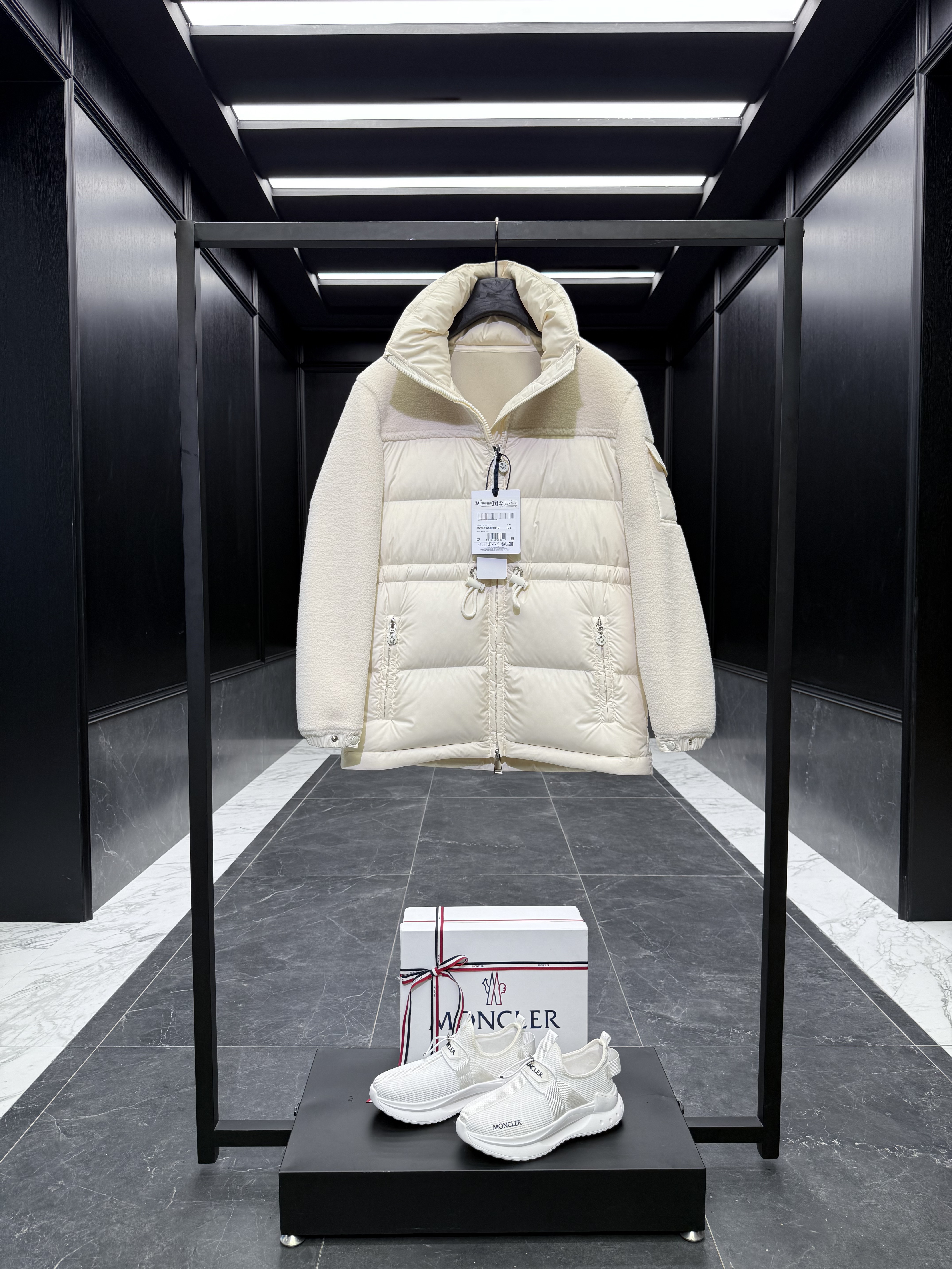 몽클레어 Moncler Escaut 다운재킷。