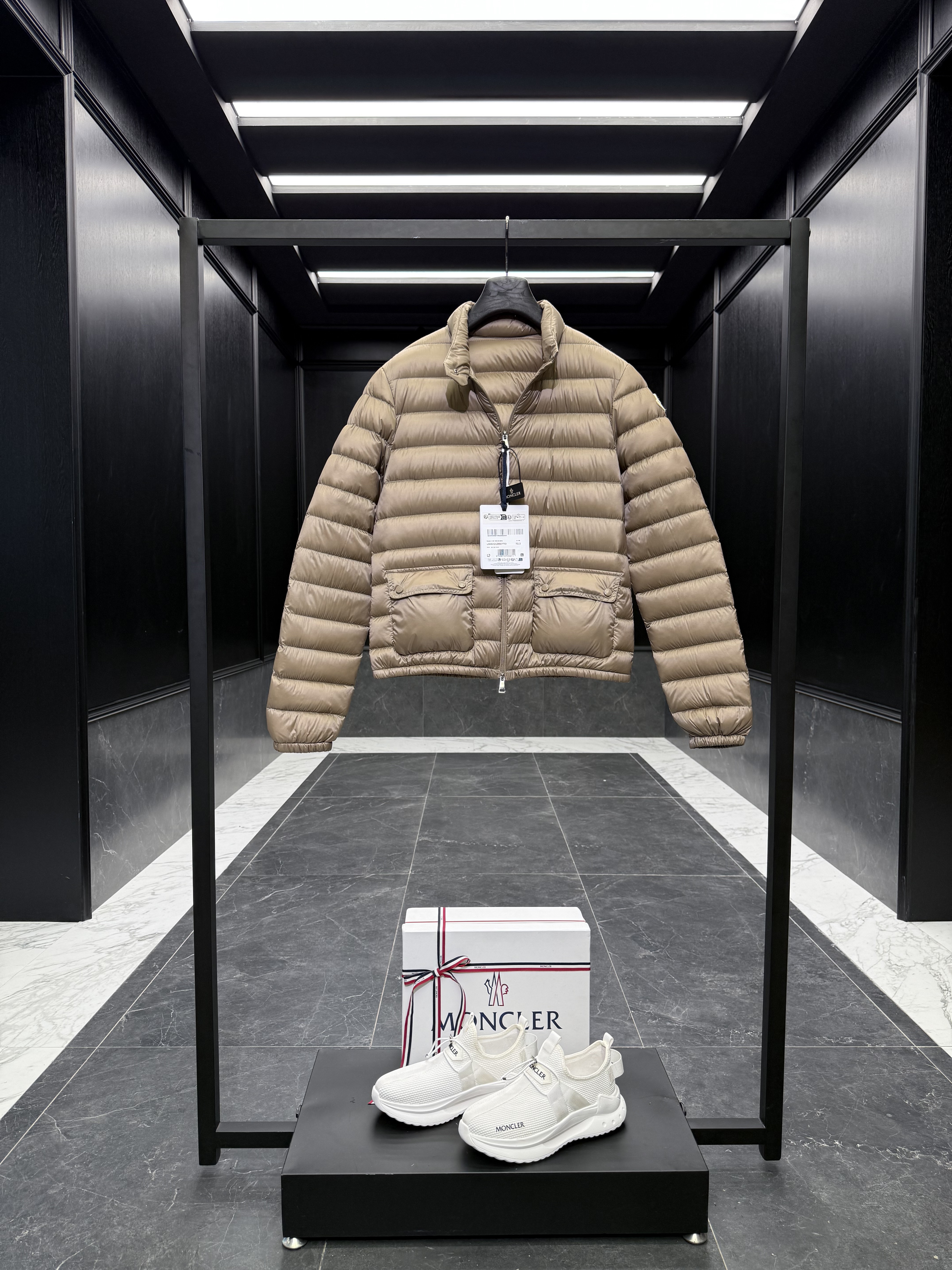몽클레어 Moncler Lans 다운재킷。
