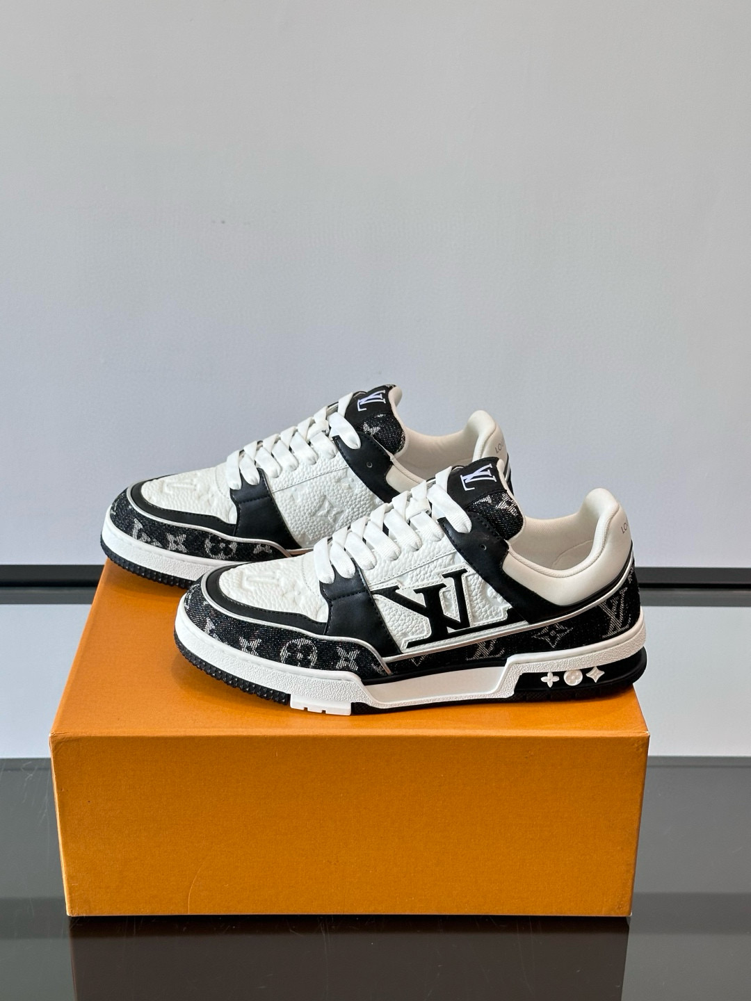 루이비통 Louis Vuitton Trainer 스니커즈