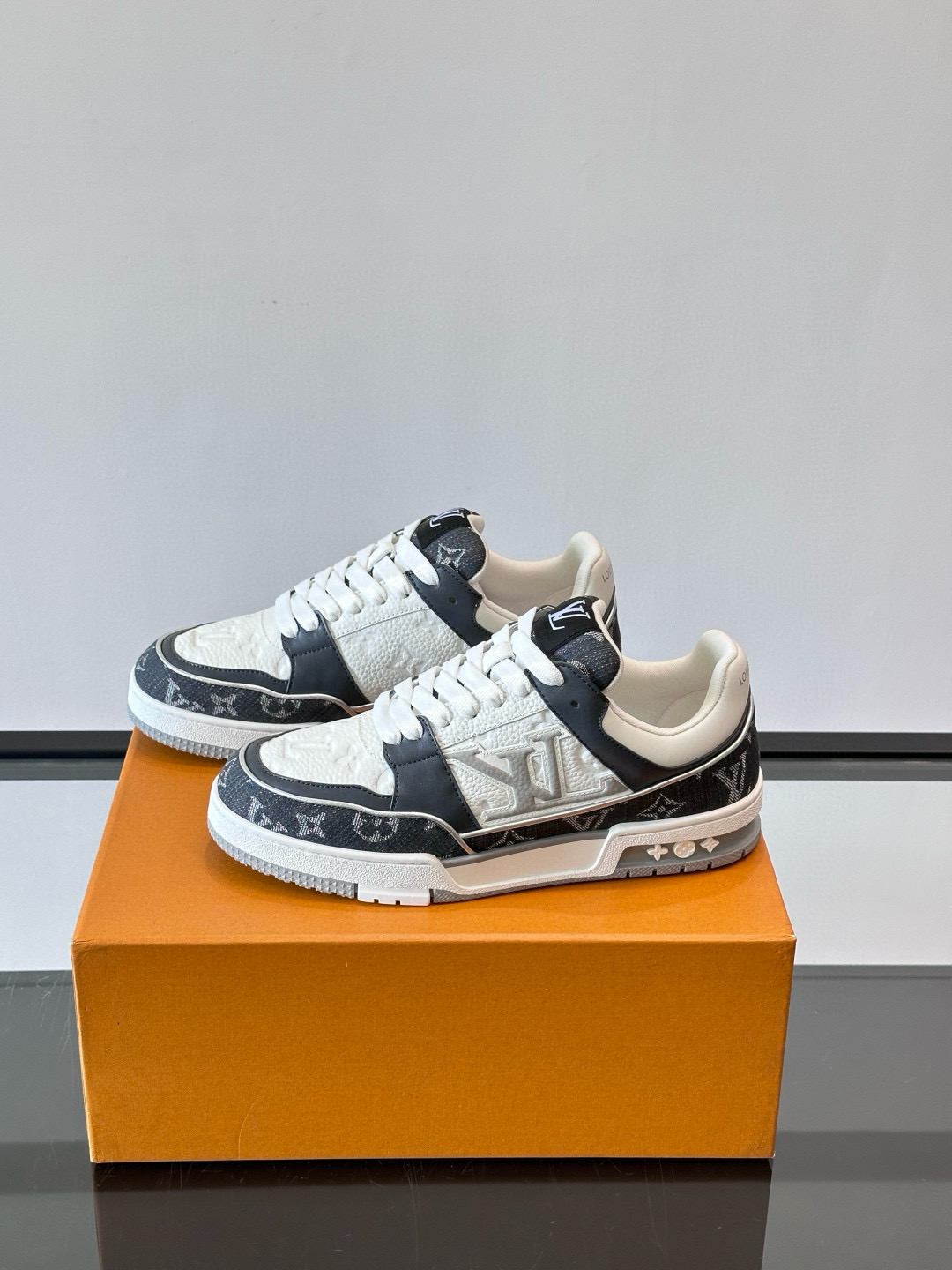 루이비통 Louis Vuitton Trainer 스니커즈