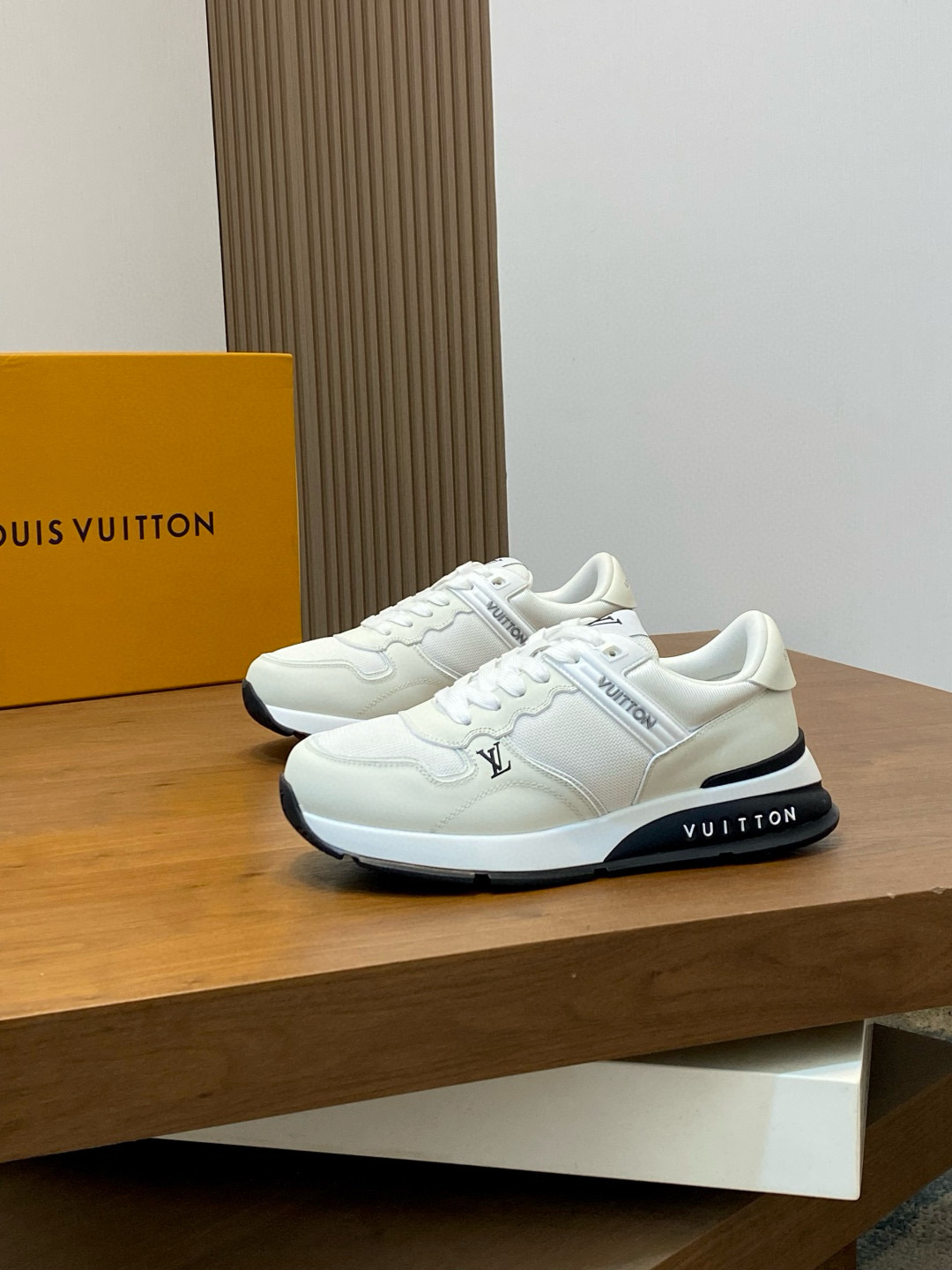 루이비통 Louis Vuitton Trainer 스니커즈