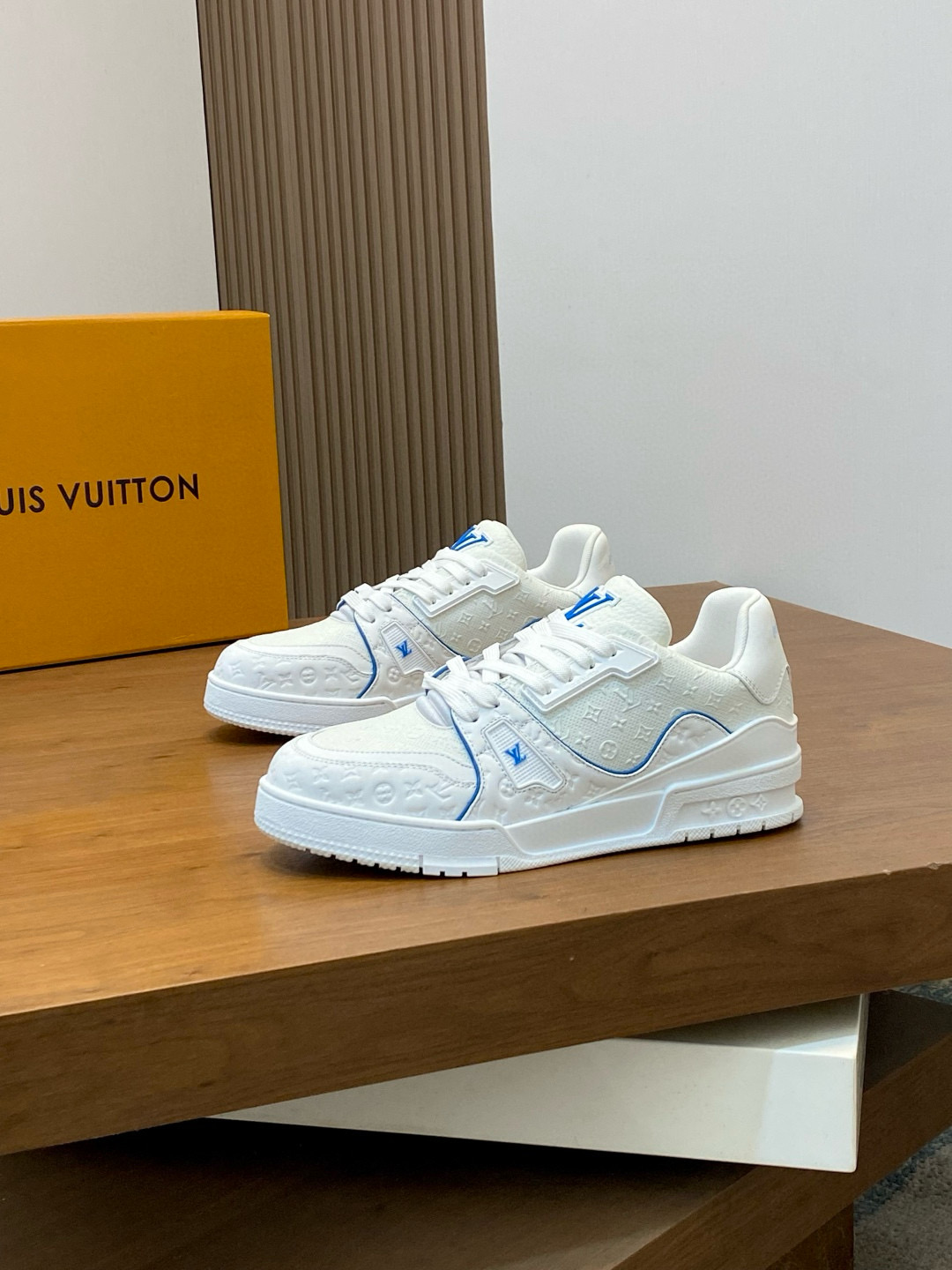 루이비통 Louis Vuitton Trainer 스니커즈