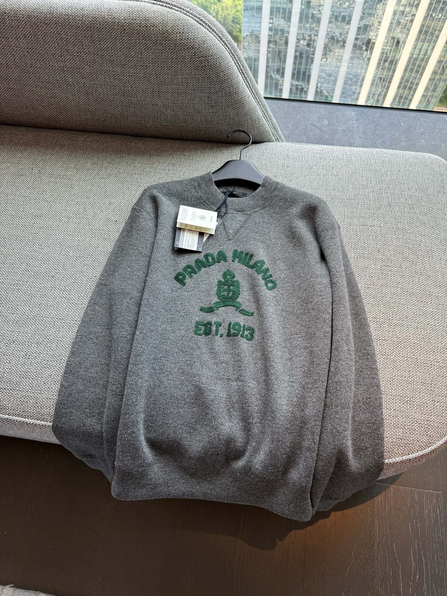 프라다 Prada 스웨터