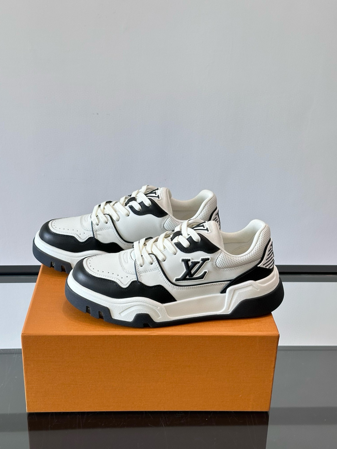 루이비통 Louis Vuitton 스니커즈