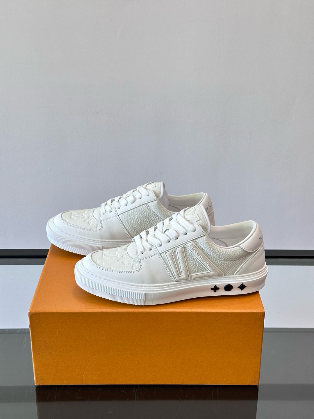 루이비통 Louis Vuitton 스니커즈