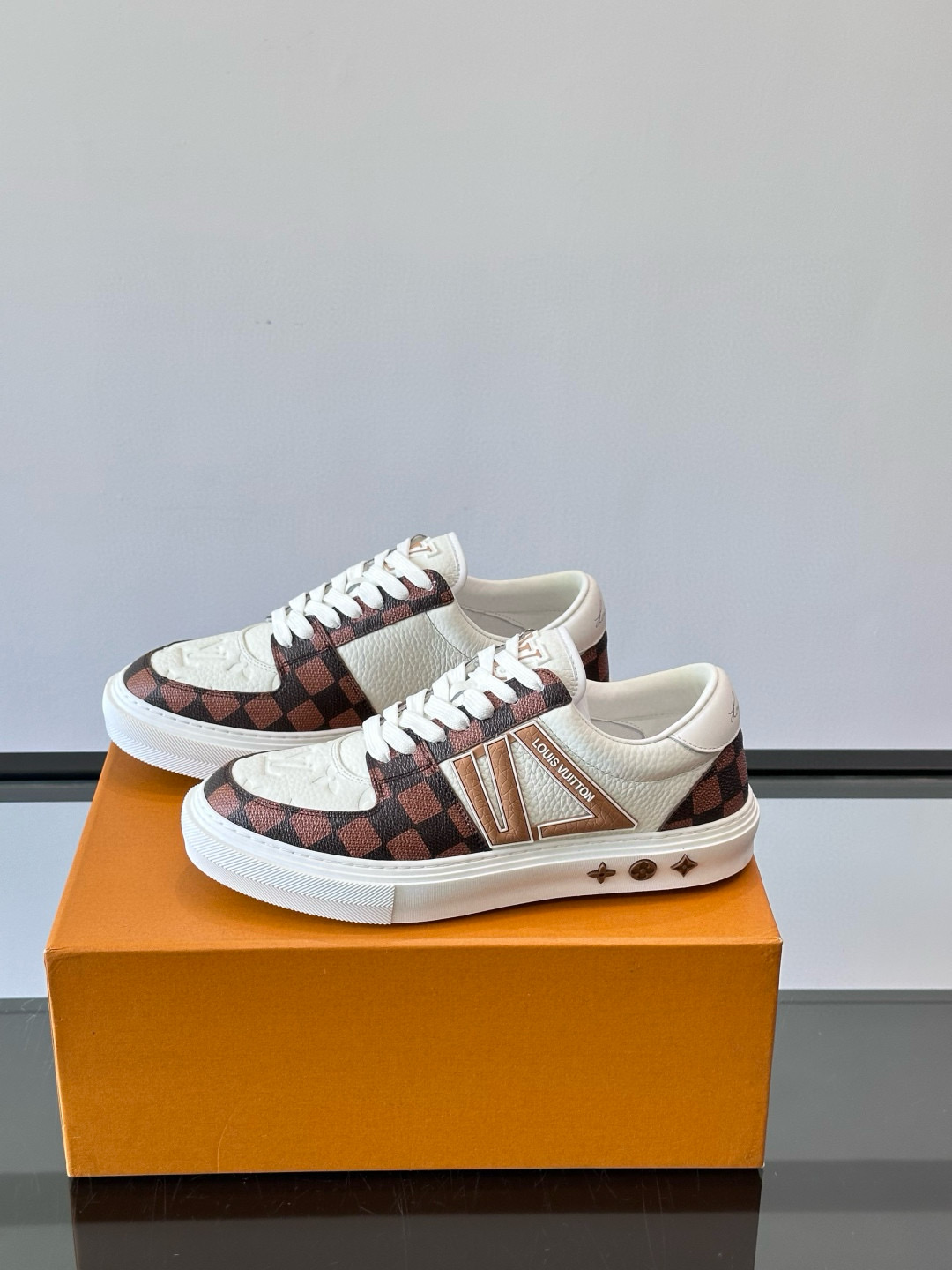 루이비통 Louis Vuitton 스니커즈