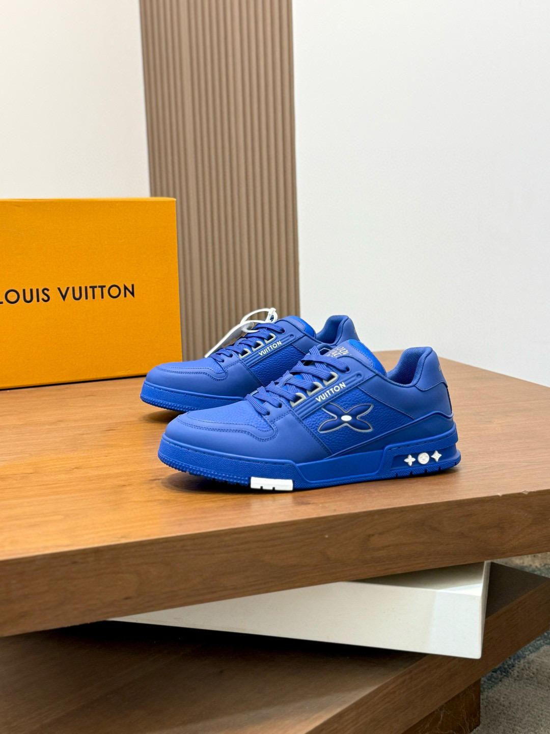 루이비통 Louis Vuitton 스니커즈